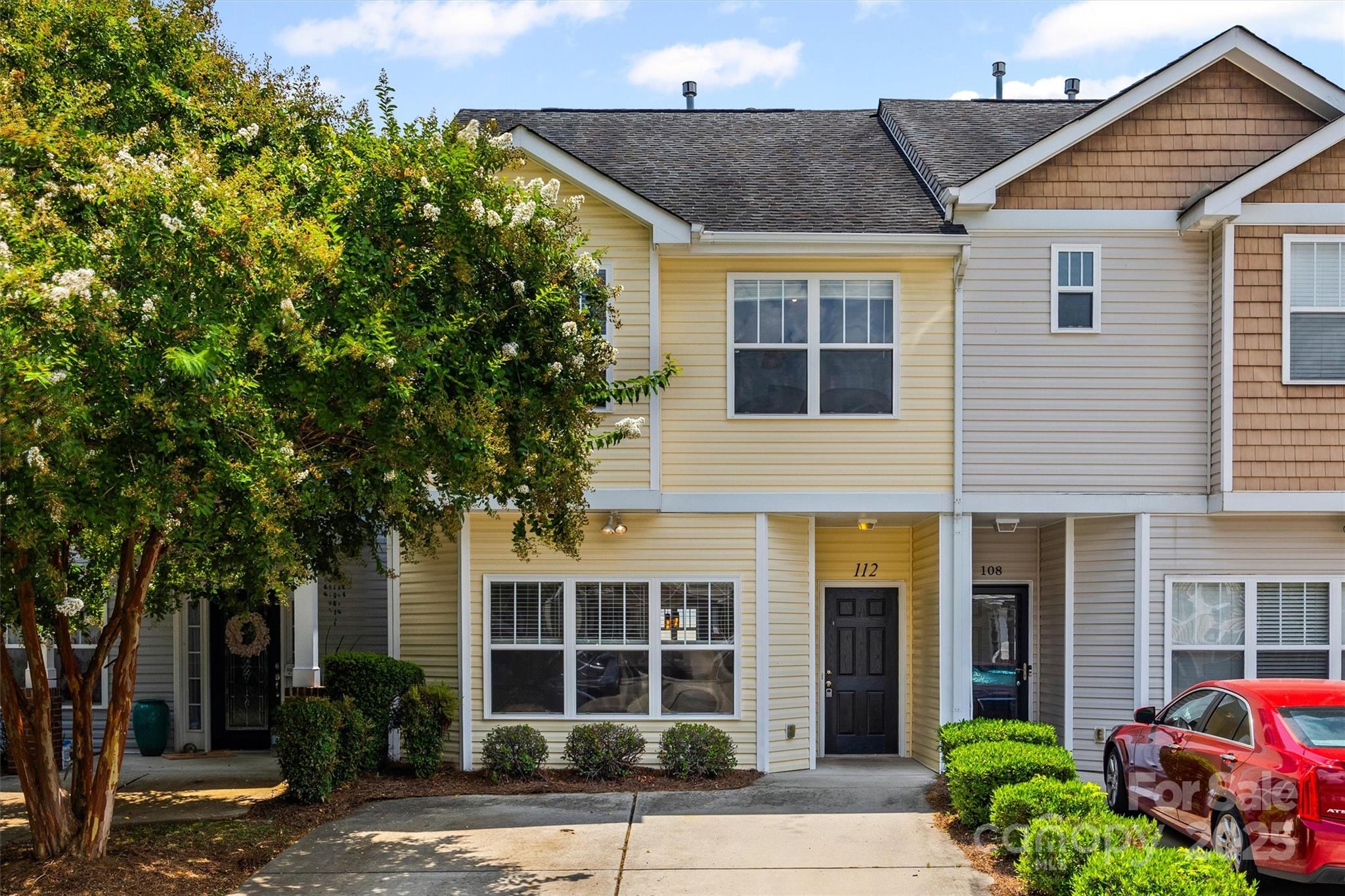 112 St Vincent Place Property Photo 1