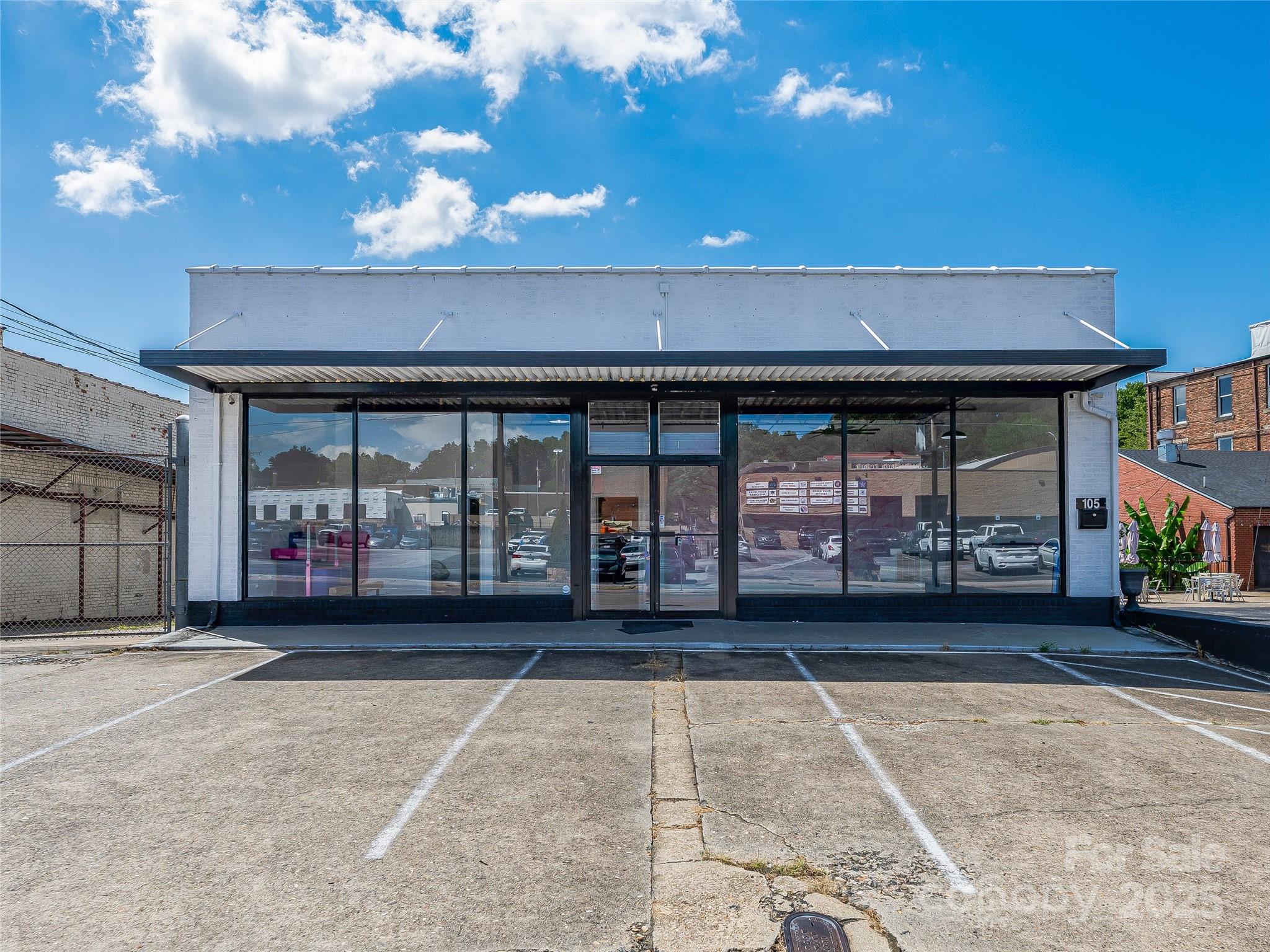 105 W Henderson Street Property Photo 1