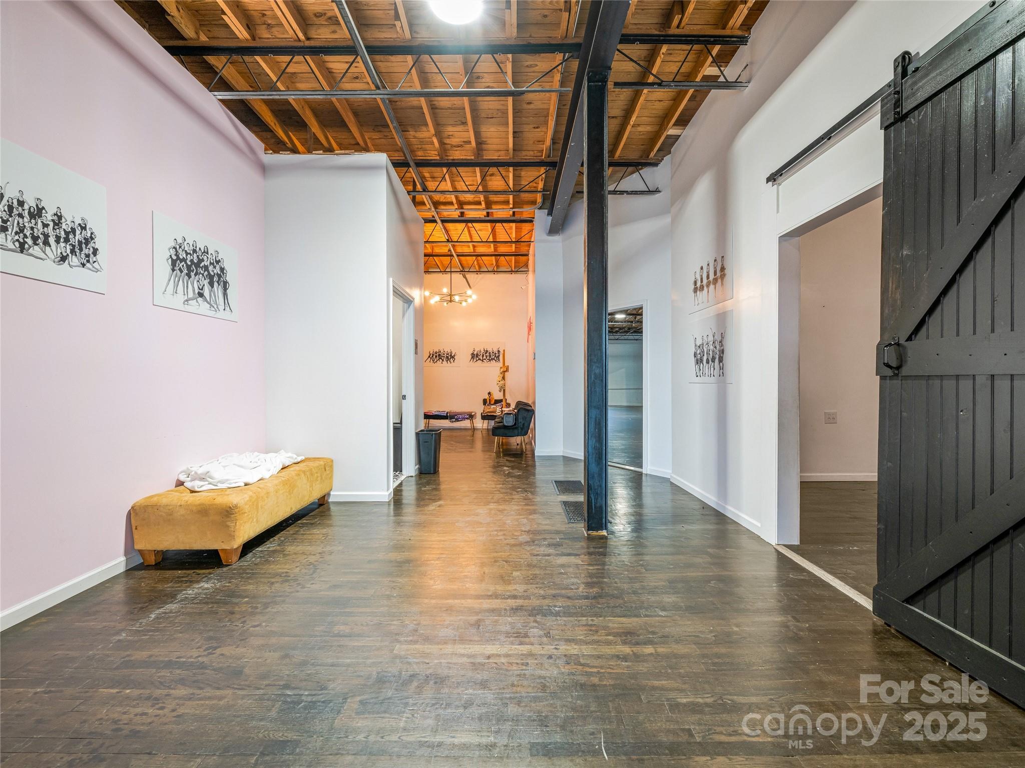105 W Henderson Street Property Photo 10