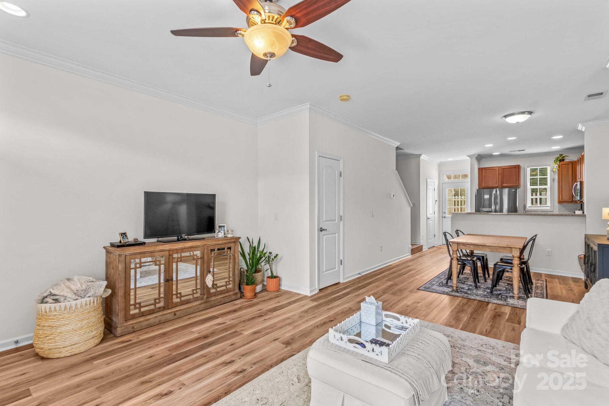 15879 Sharon Dale Drive Property Photo 6