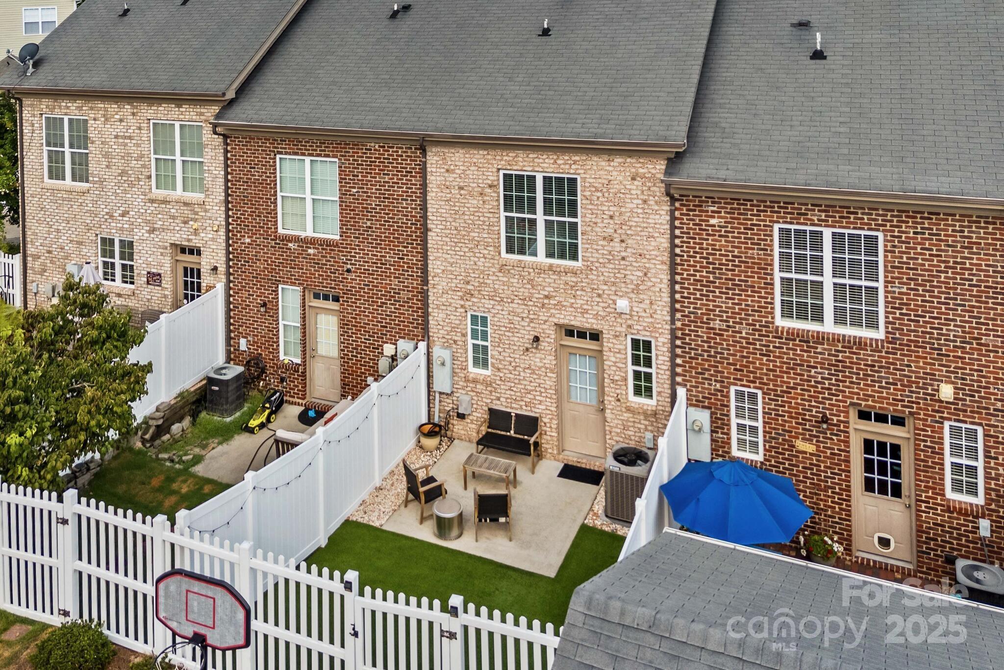 15879 Sharon Dale Drive Property Photo 10