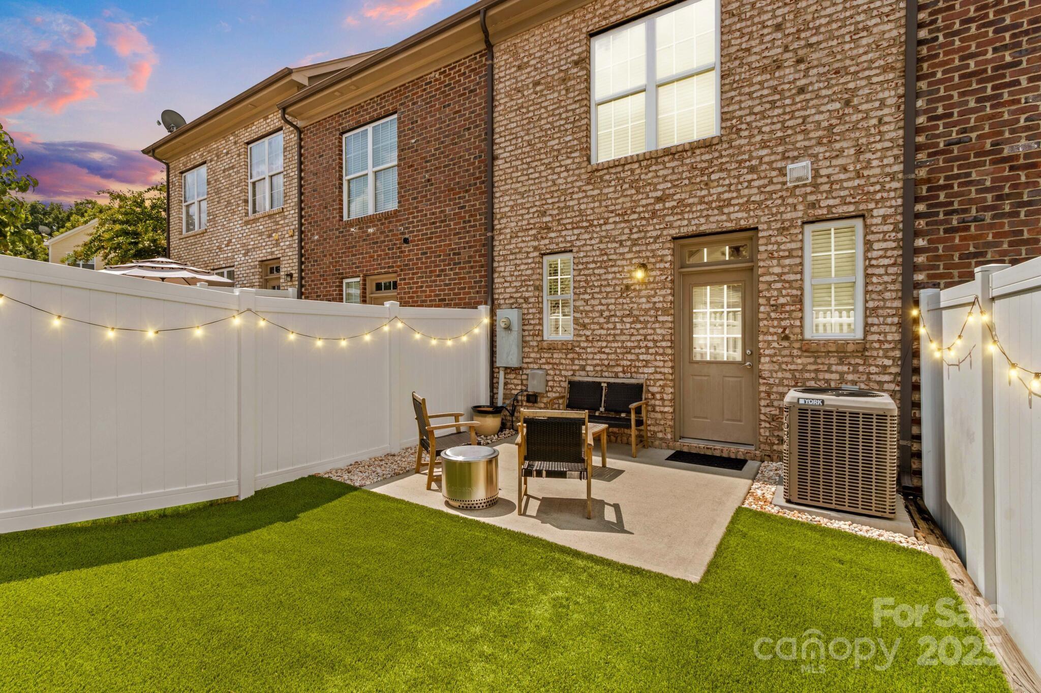 15879 Sharon Dale Drive Property Photo 11