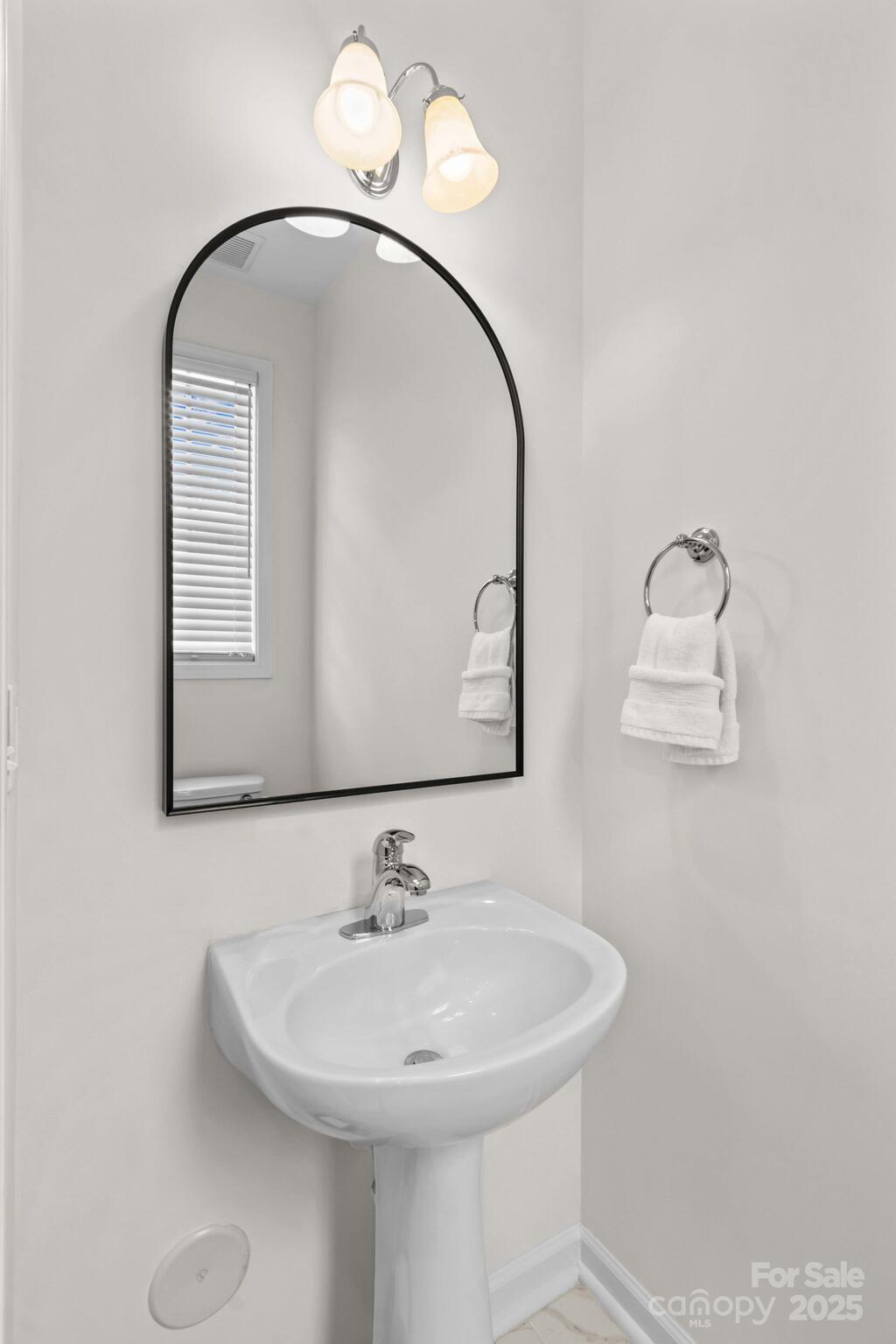 15879 Sharon Dale Drive Property Photo 28