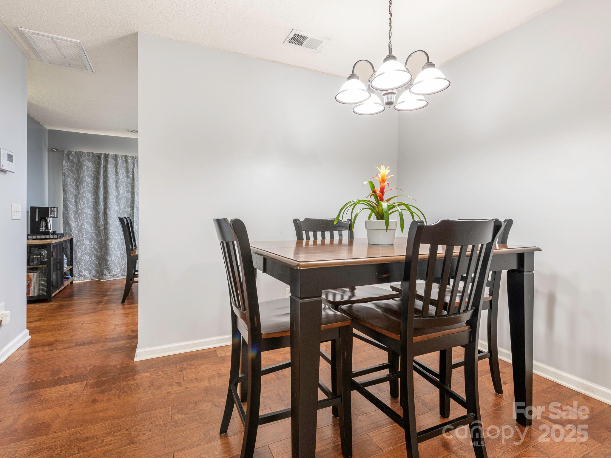1554 Maypine Commons Way Property Photo 3