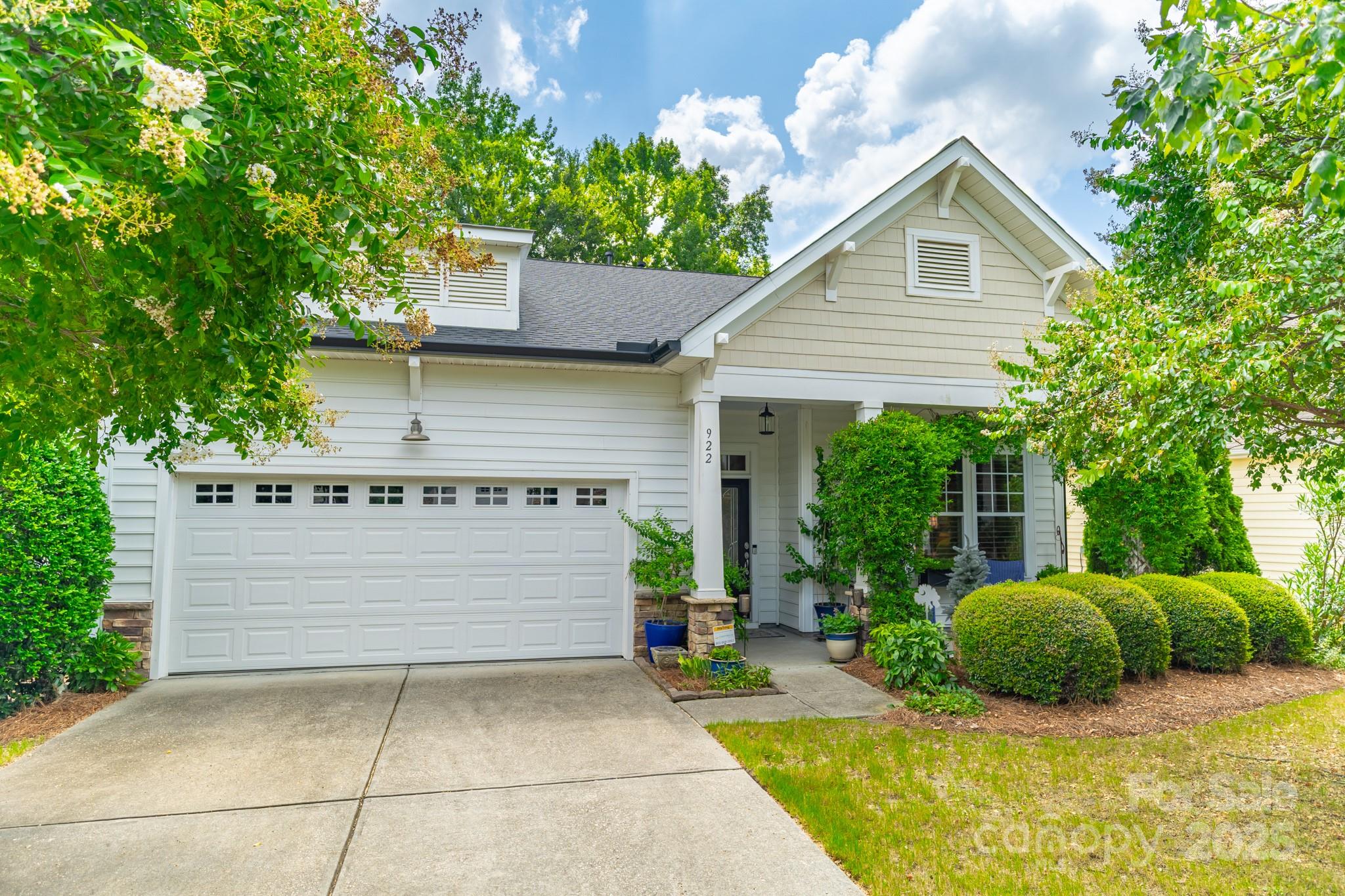922 Knob Creek Lane Property Photo 1