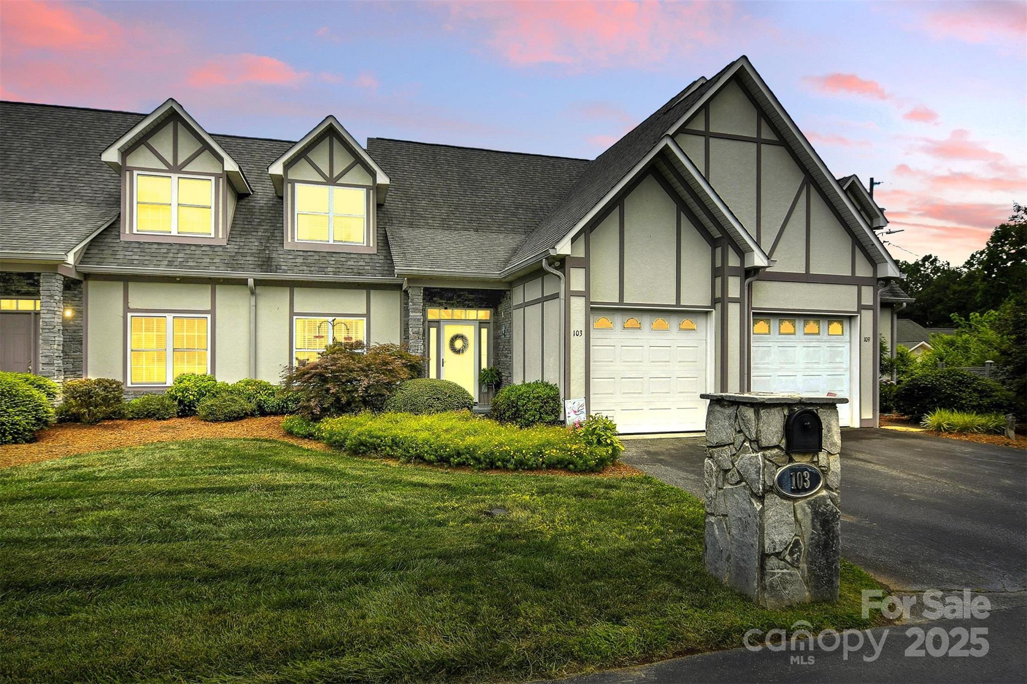 103 Heron Cove Loop Property Photo 3
