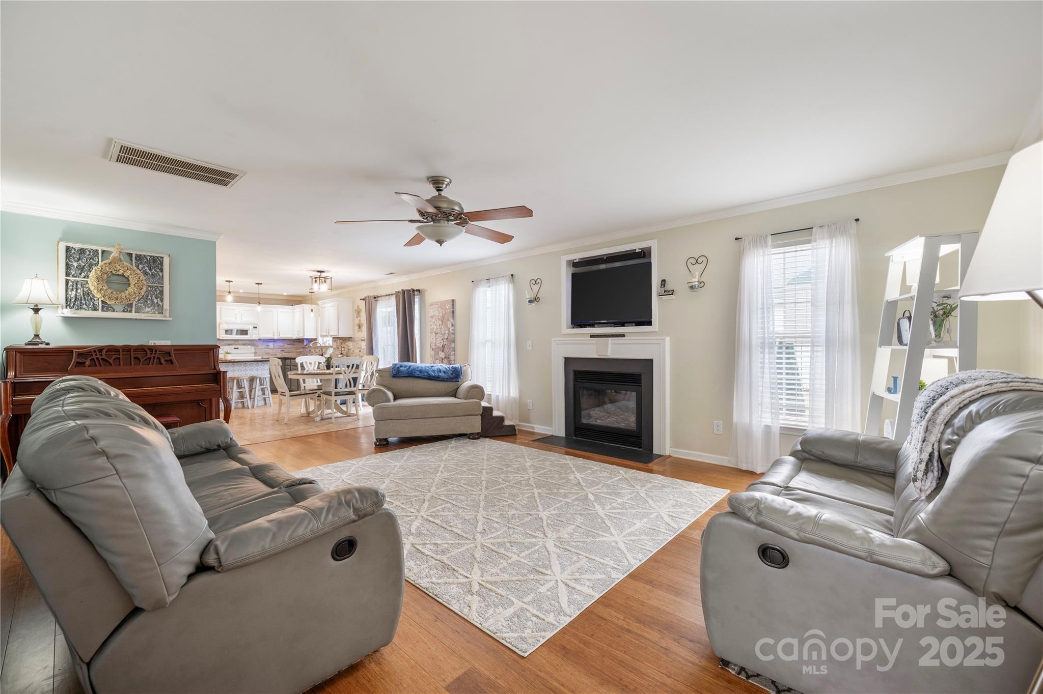 224 Royalton Road Property Photo 6