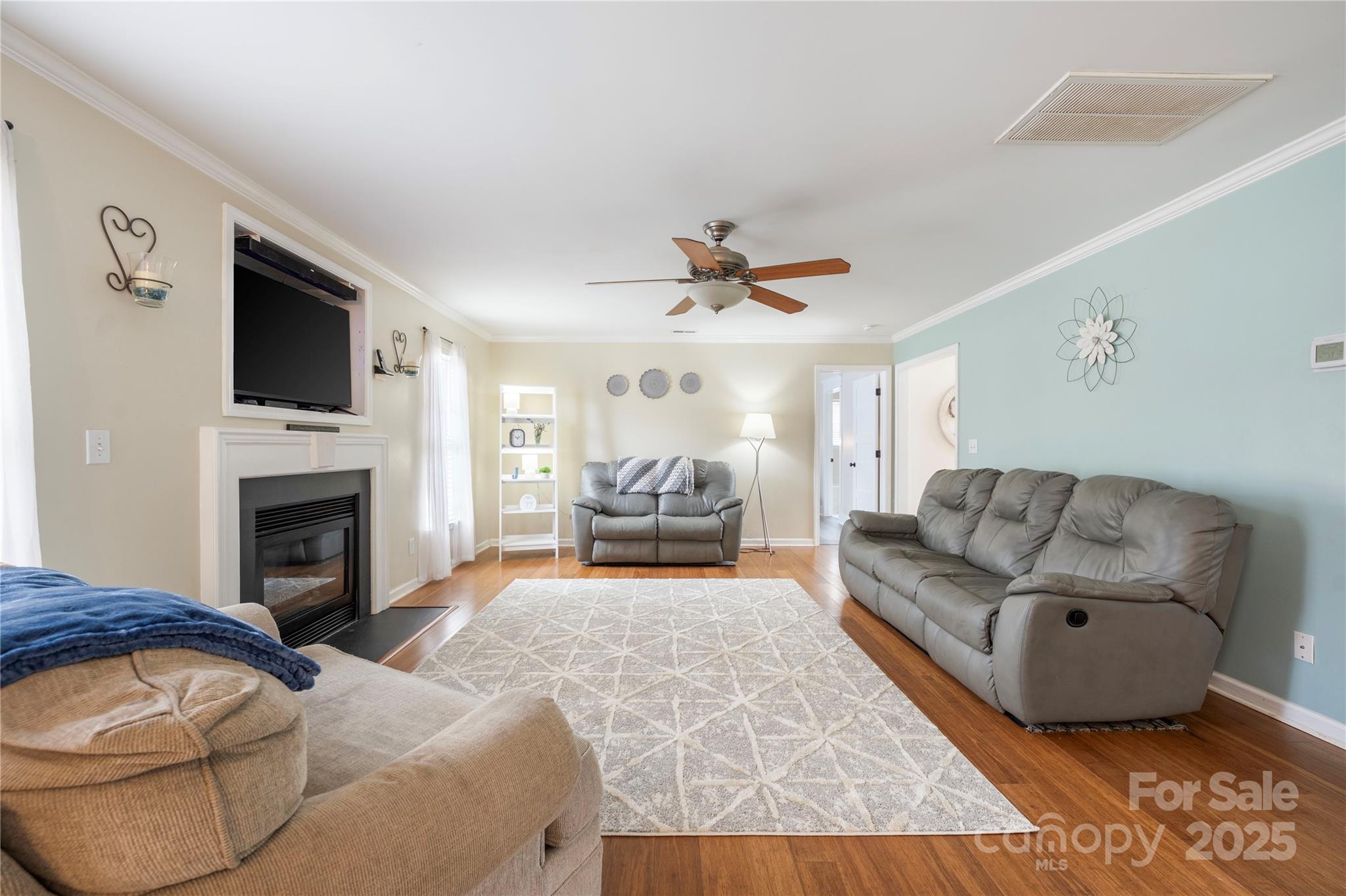 224 Royalton Road Property Photo 8