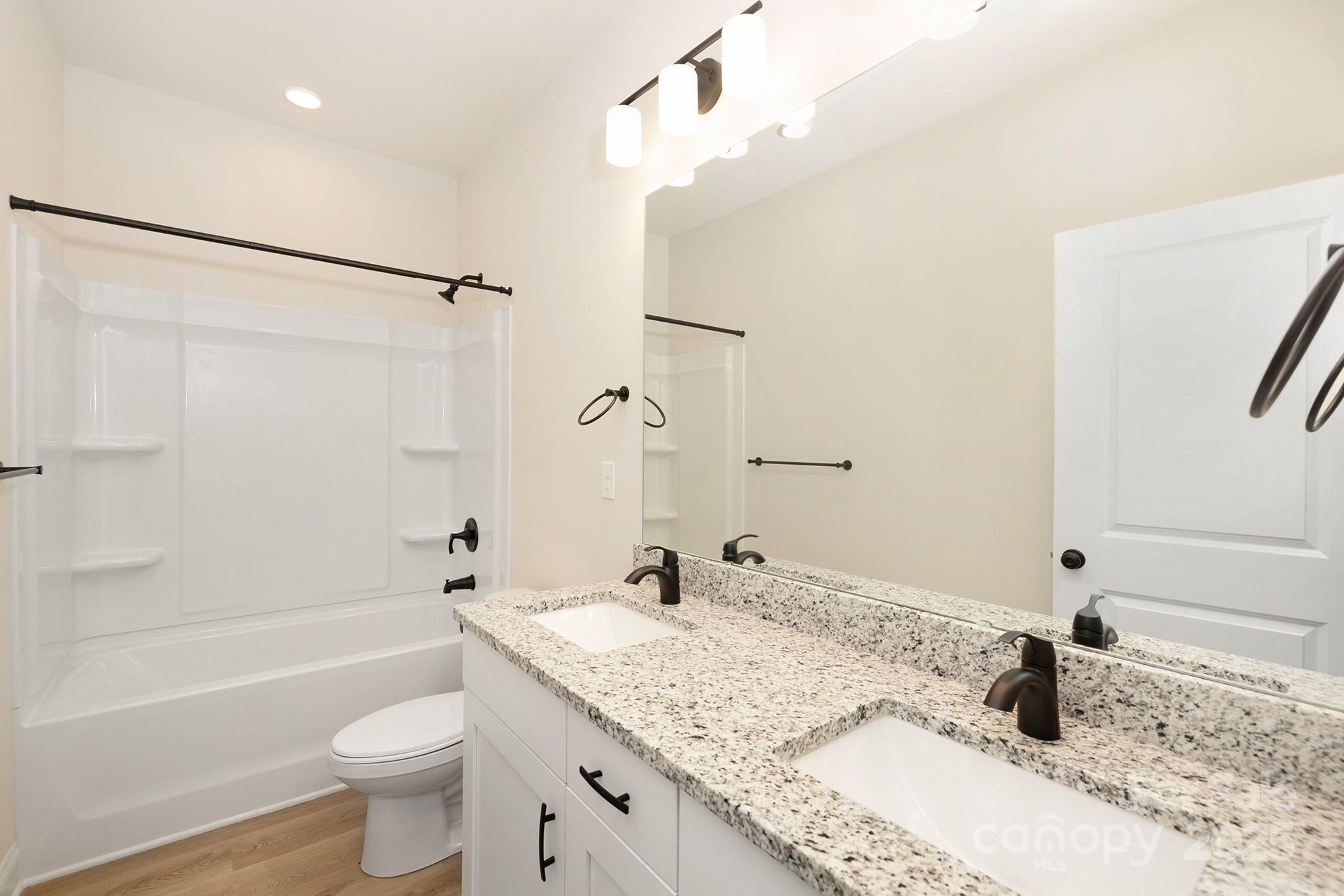 804 Plaza Walk Drive Property Photo 13