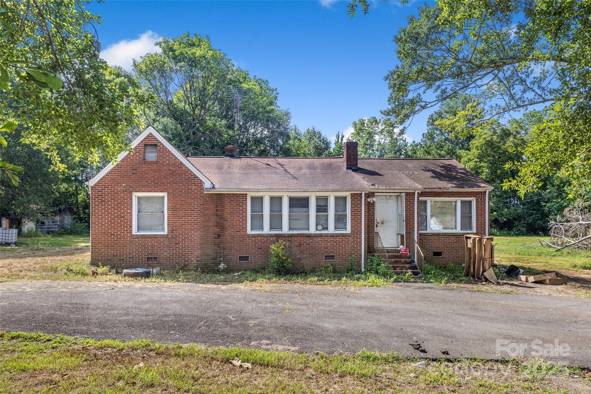 193 Westerwood Drive Property Photo 1