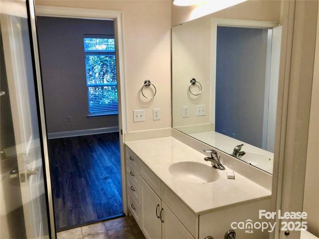 1310 Kenilworth Avenue Property Photo 5