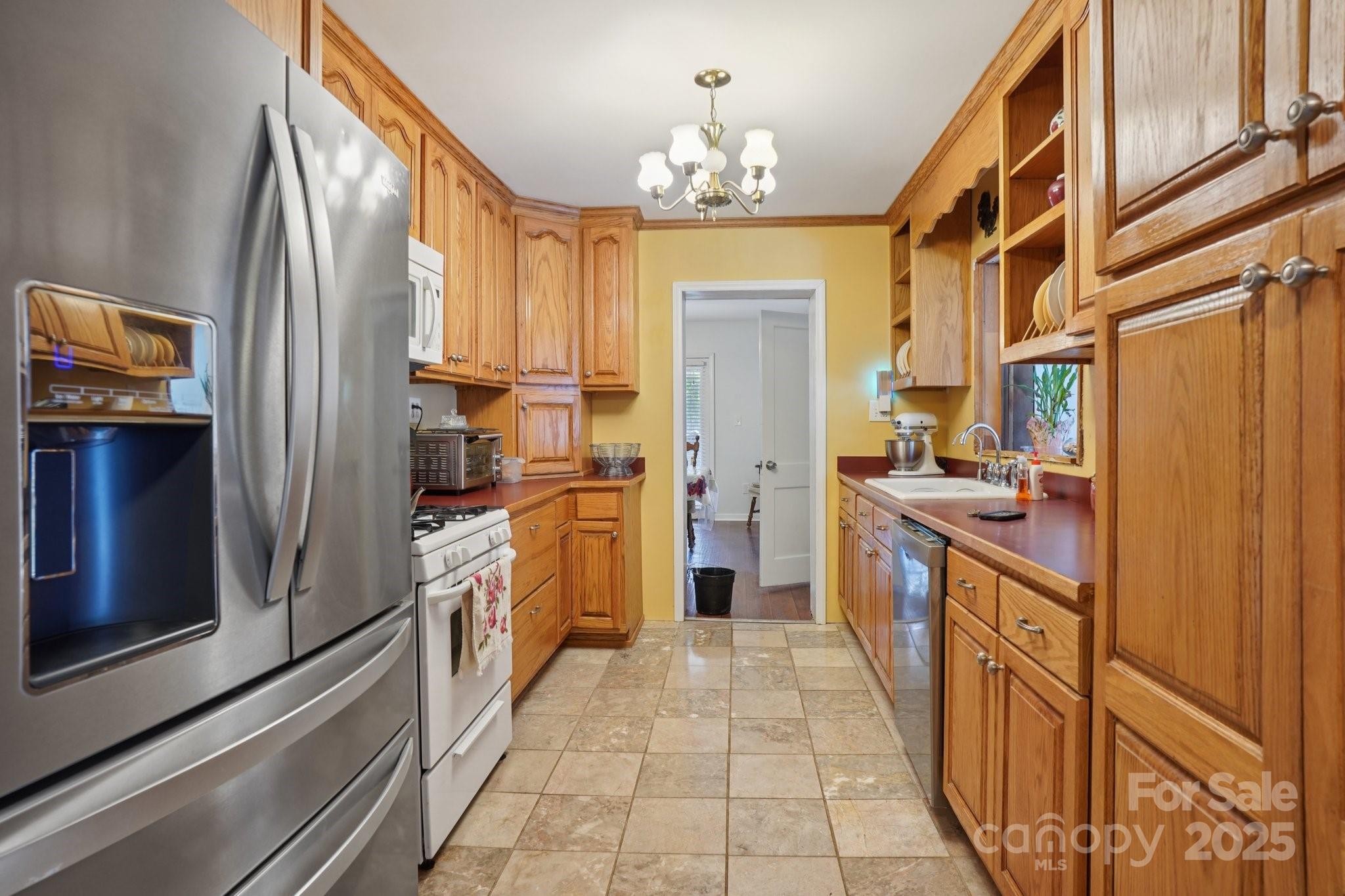 3325 Fairview Drive Property Photo 8