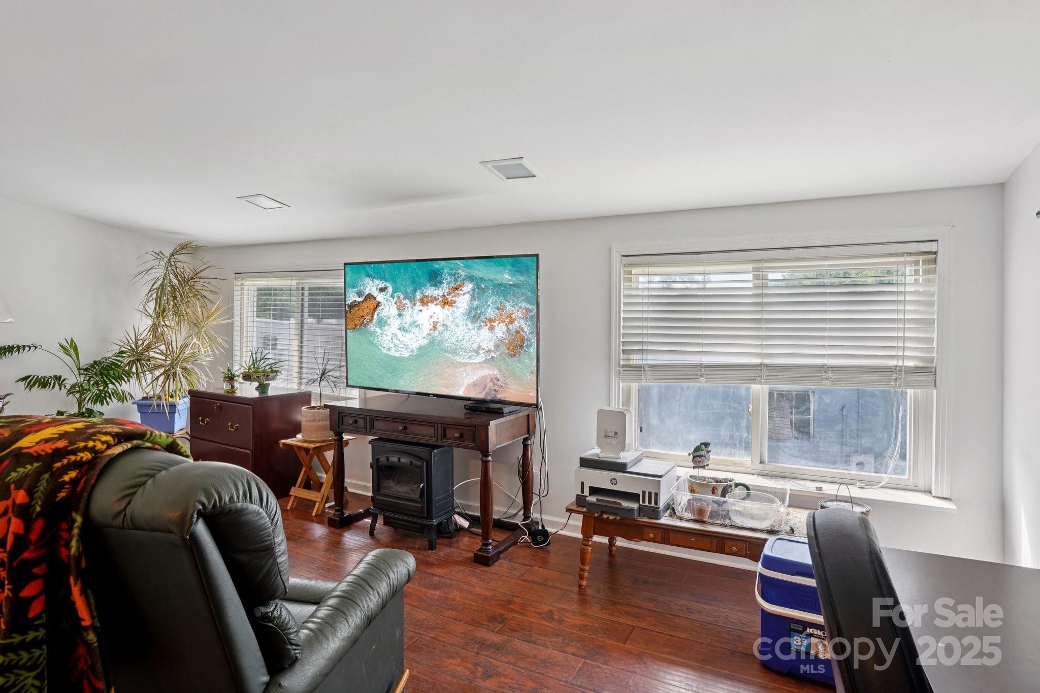 3325 Fairview Drive Property Photo 10