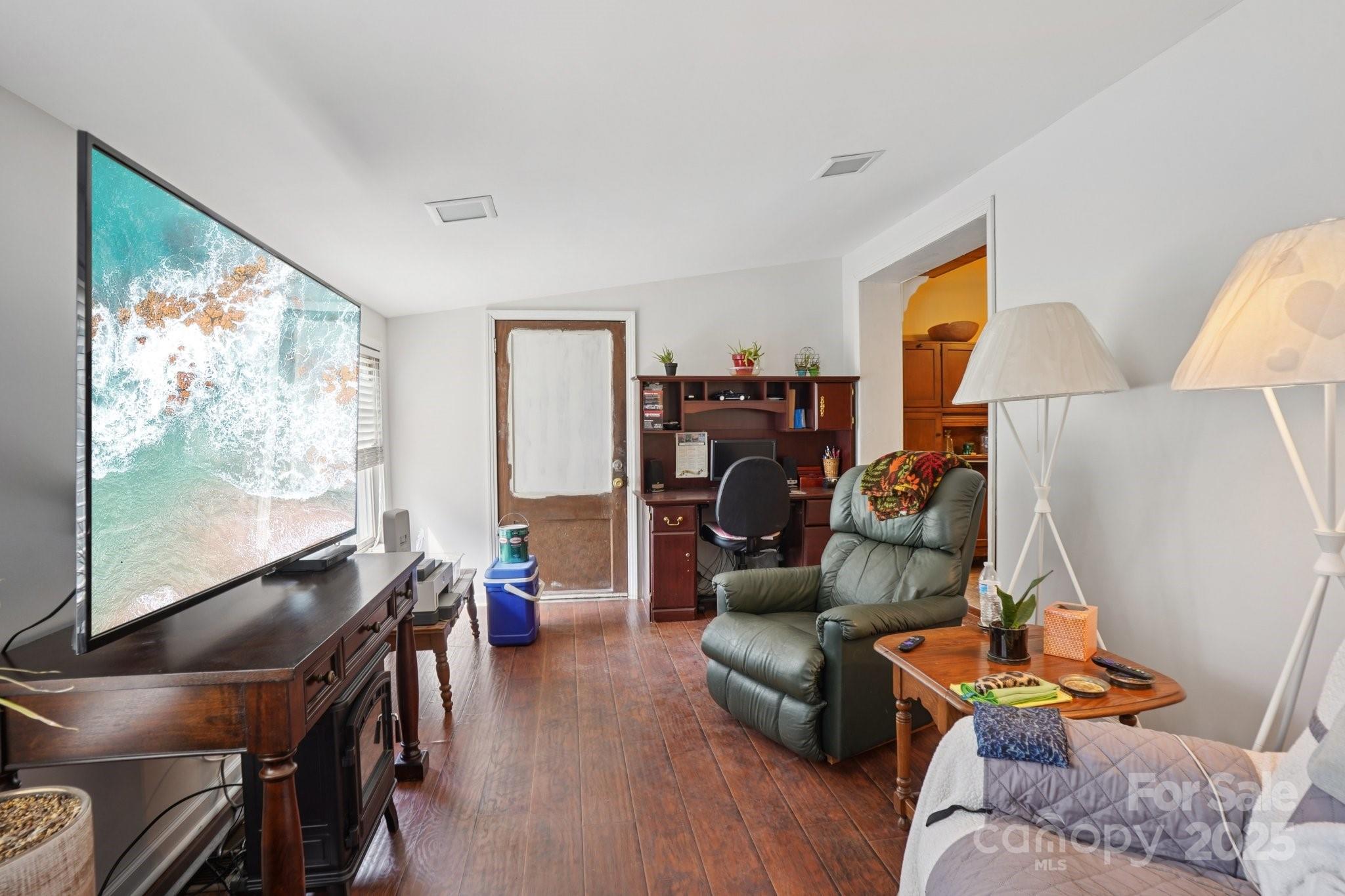 3325 Fairview Drive Property Photo 11