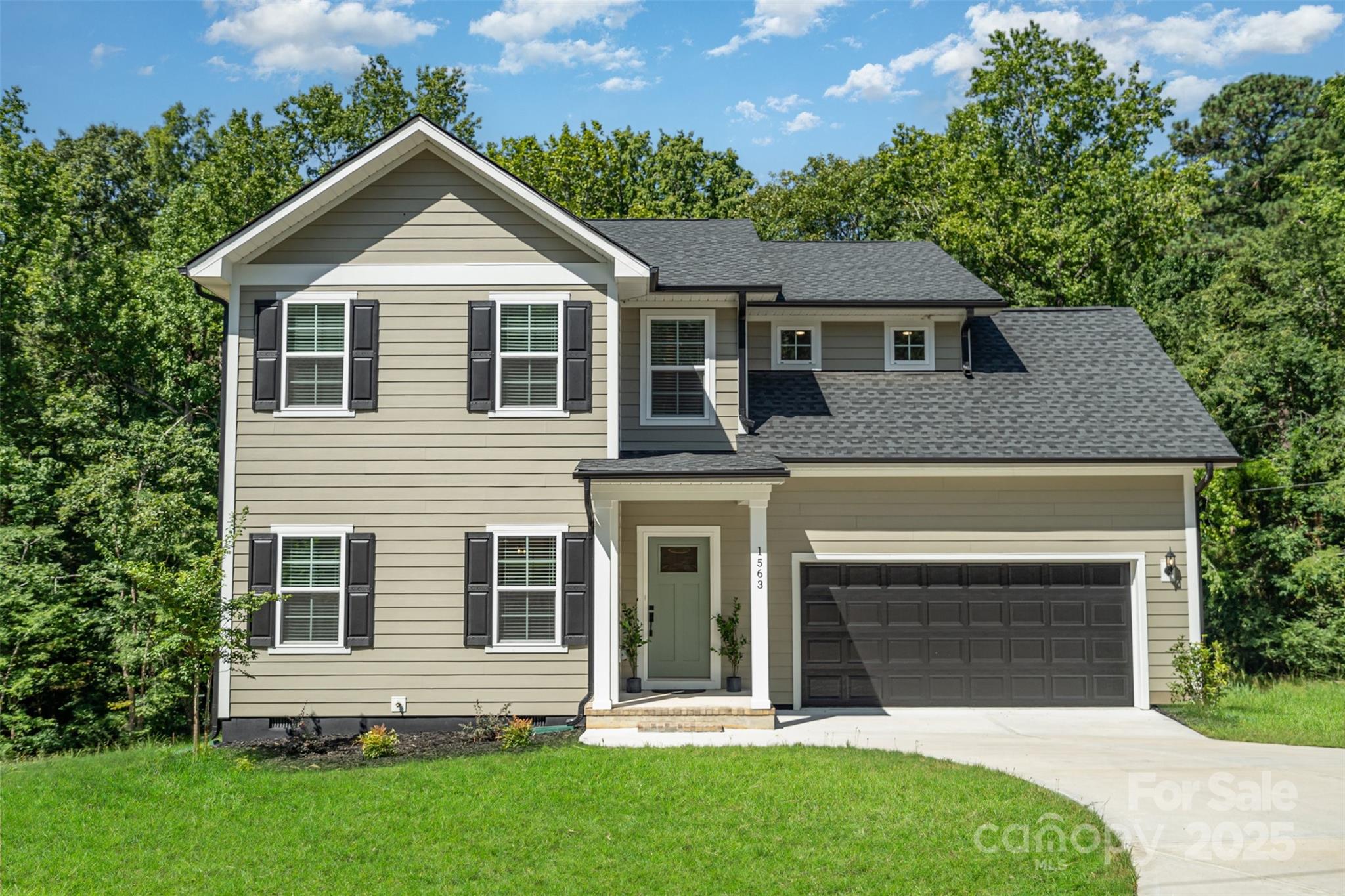 1563 Riverview Circle Property Photo 1