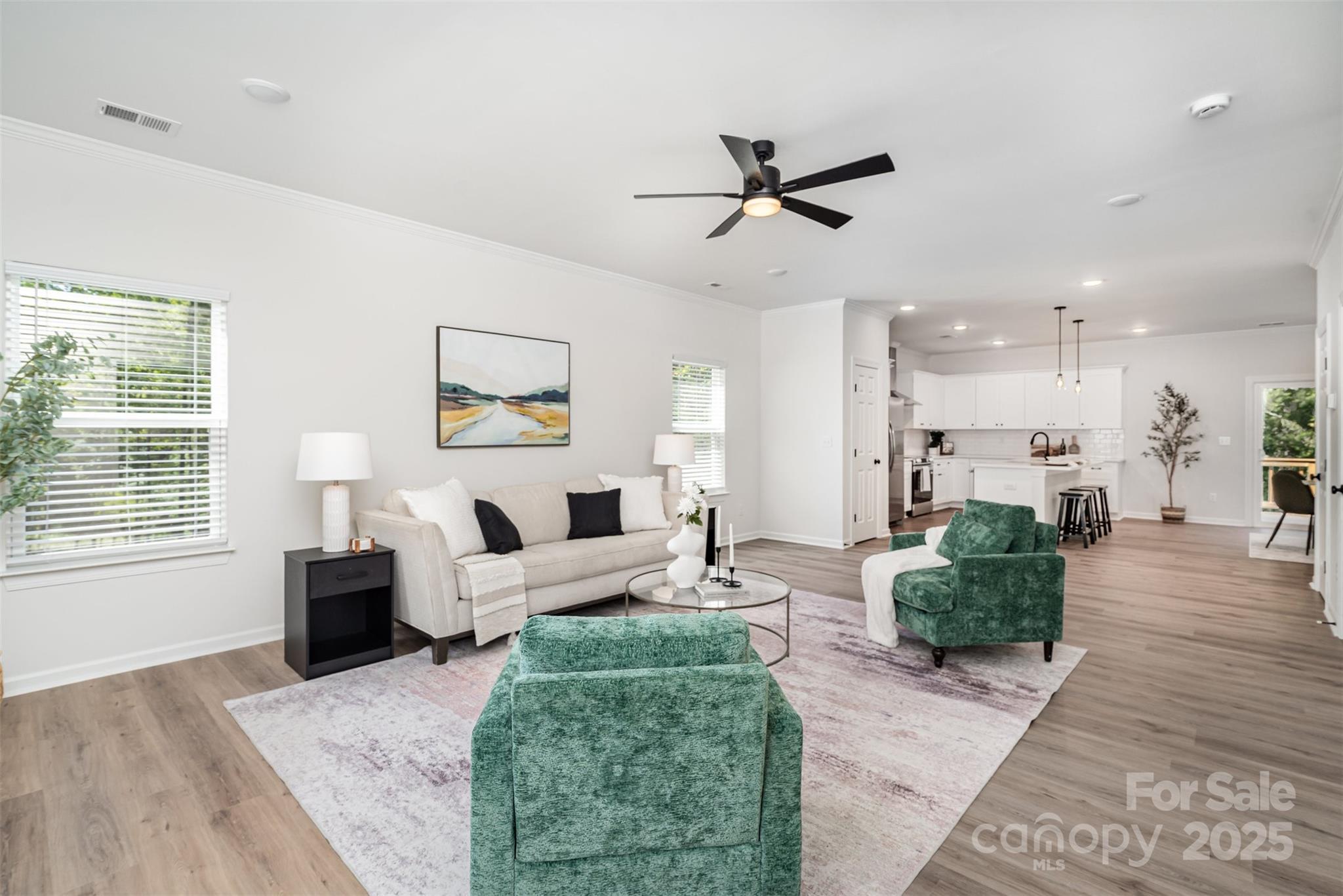 1563 Riverview Circle Property Photo 4