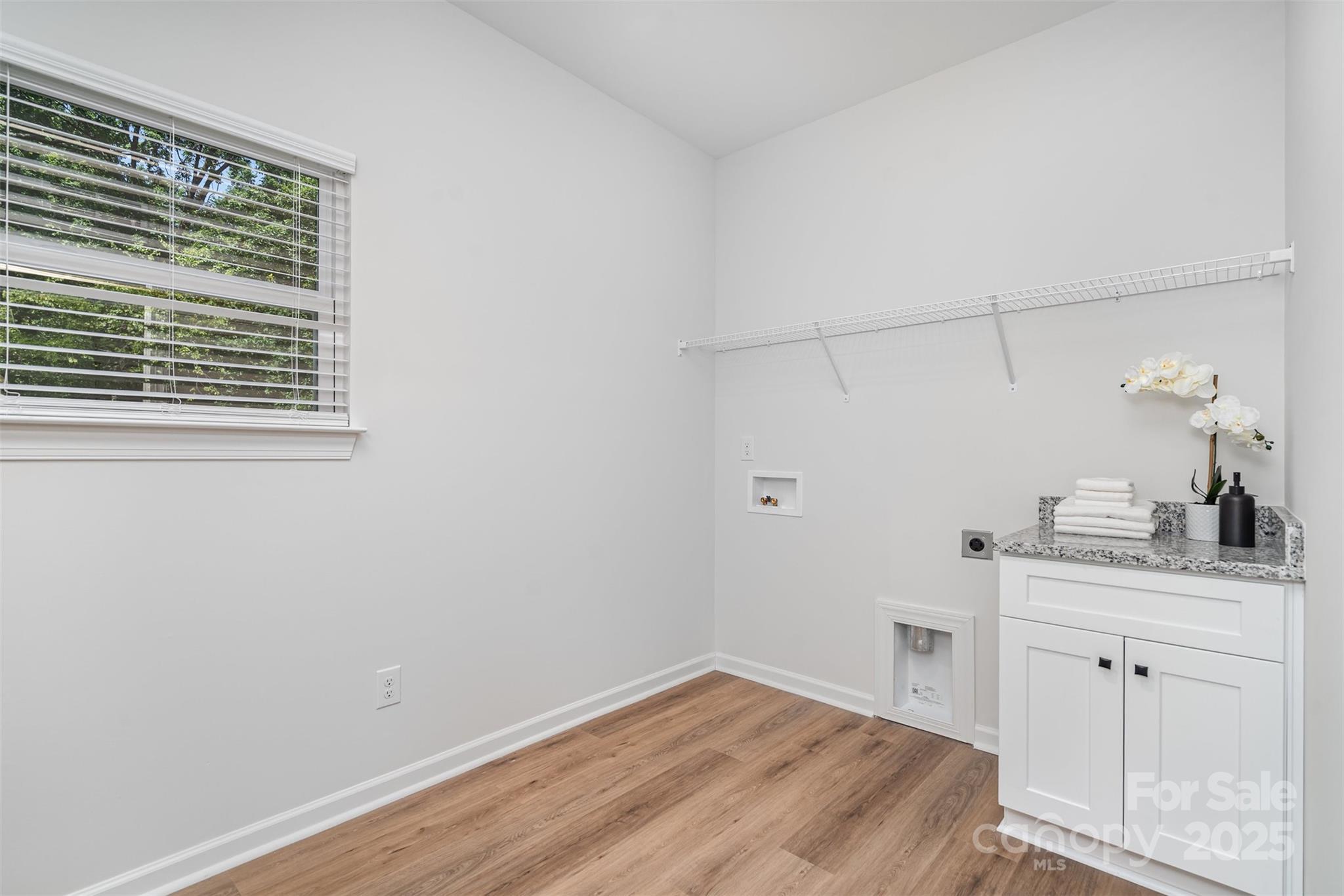 1563 Riverview Circle Property Photo 10