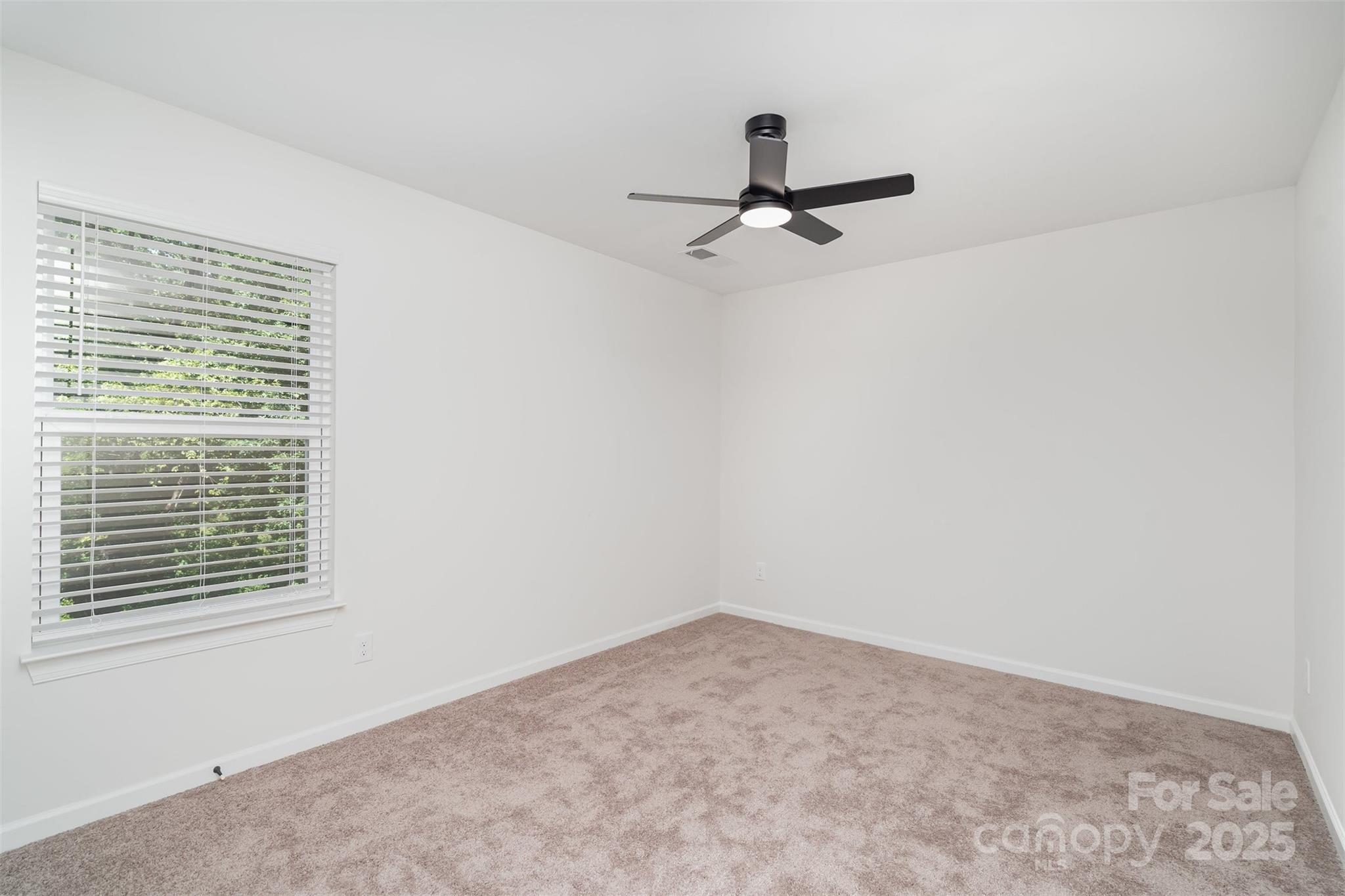1563 Riverview Circle Property Photo 16