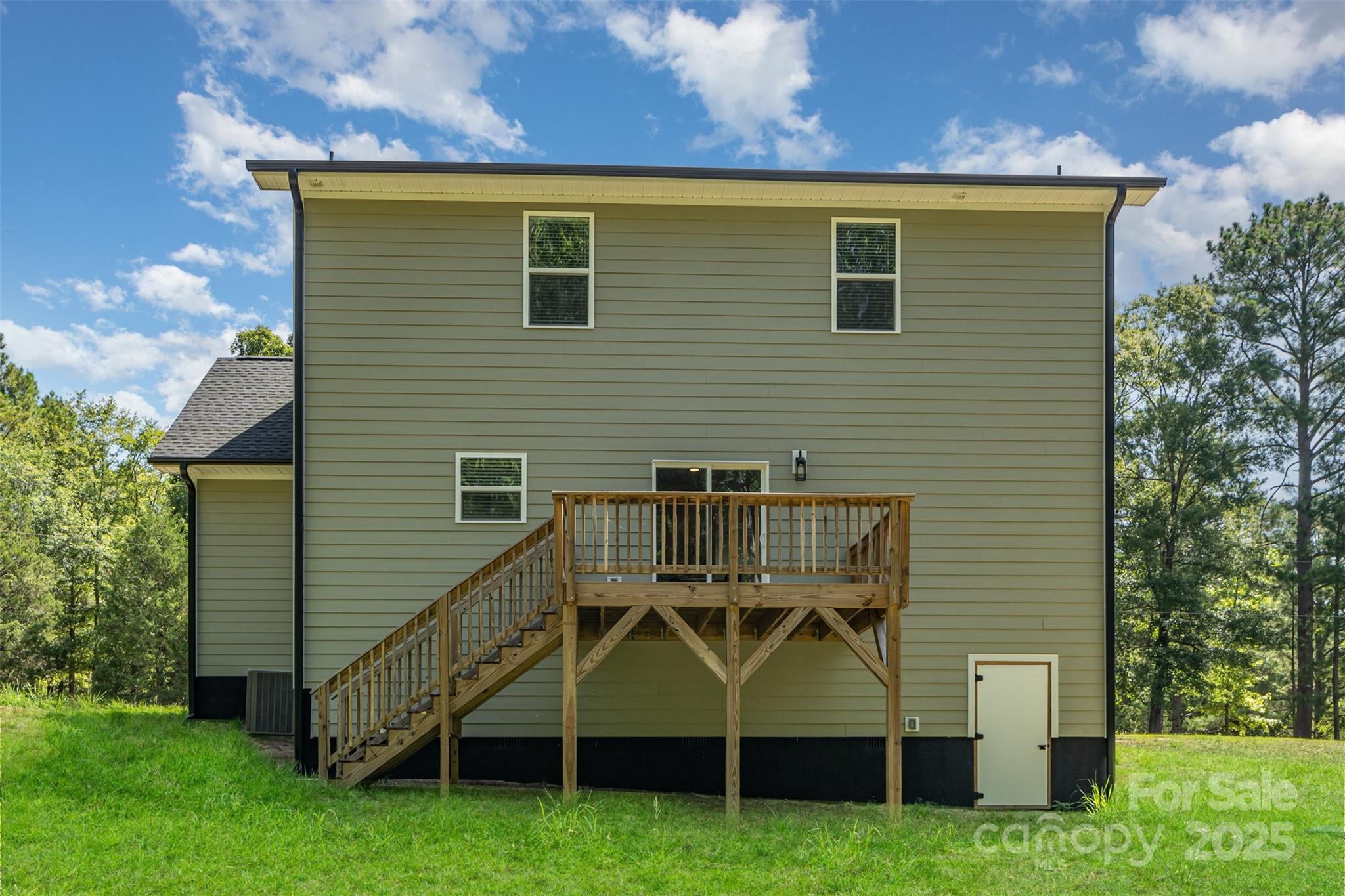 1563 Riverview Circle Property Photo 20
