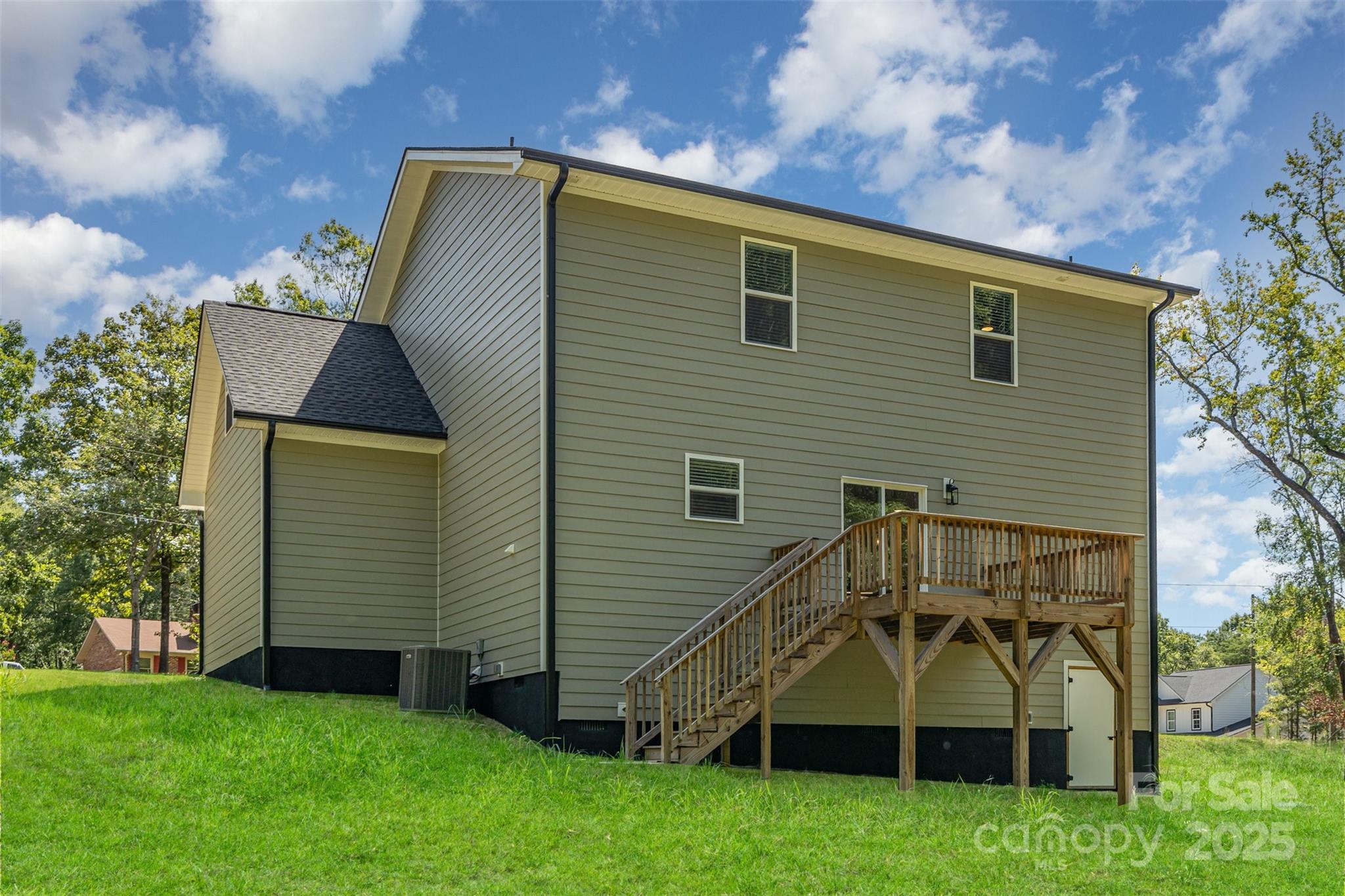 1563 Riverview Circle Property Photo 21