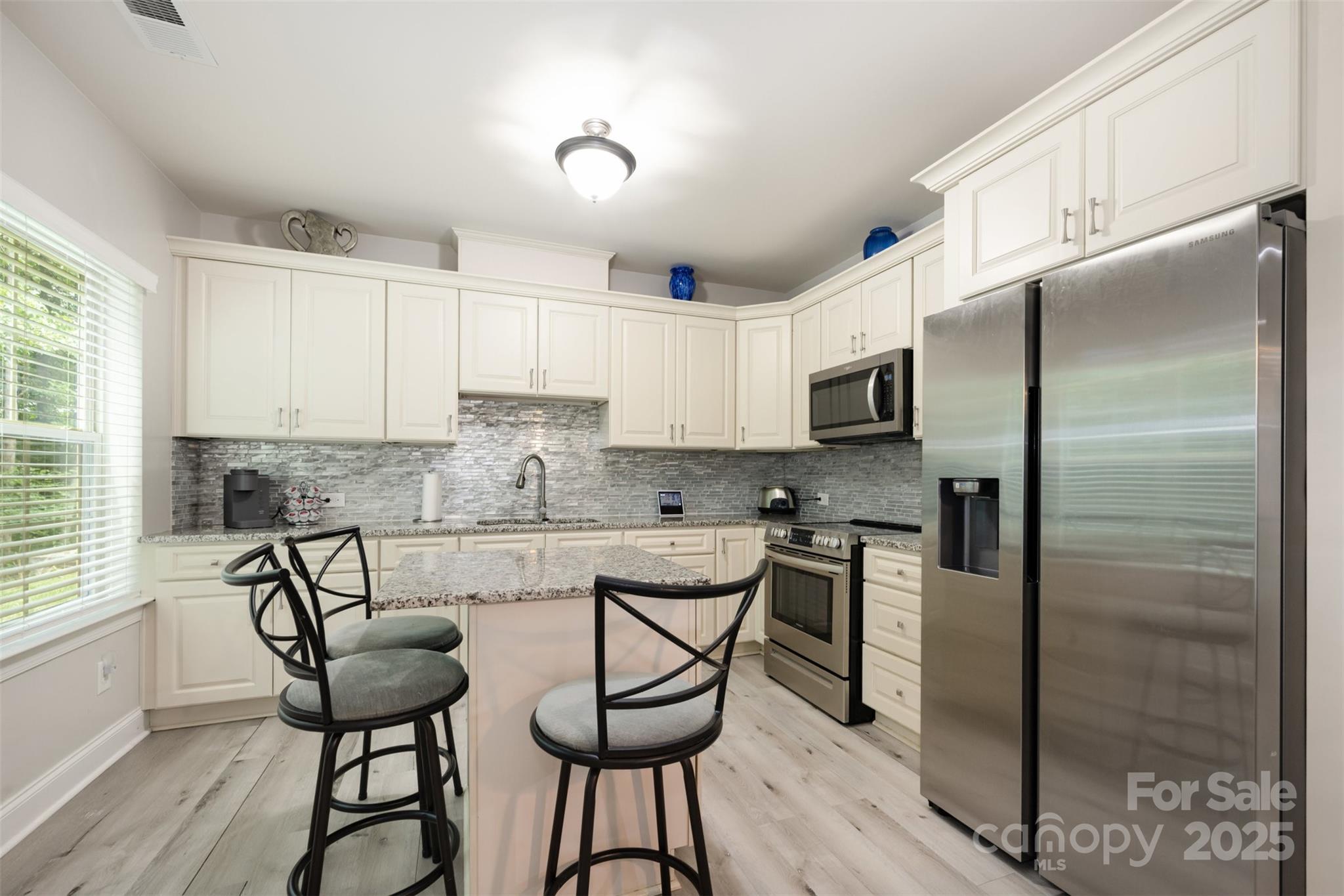 820 Pecan Tree Lane Property Photo 9