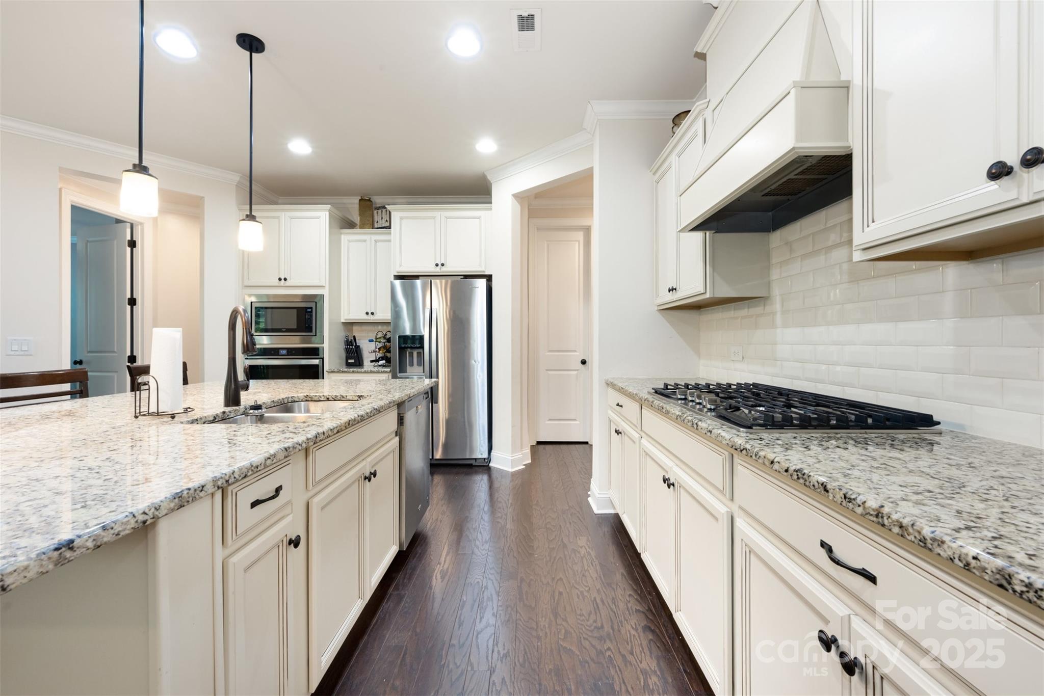 820 Pecan Tree Lane Property Photo 13