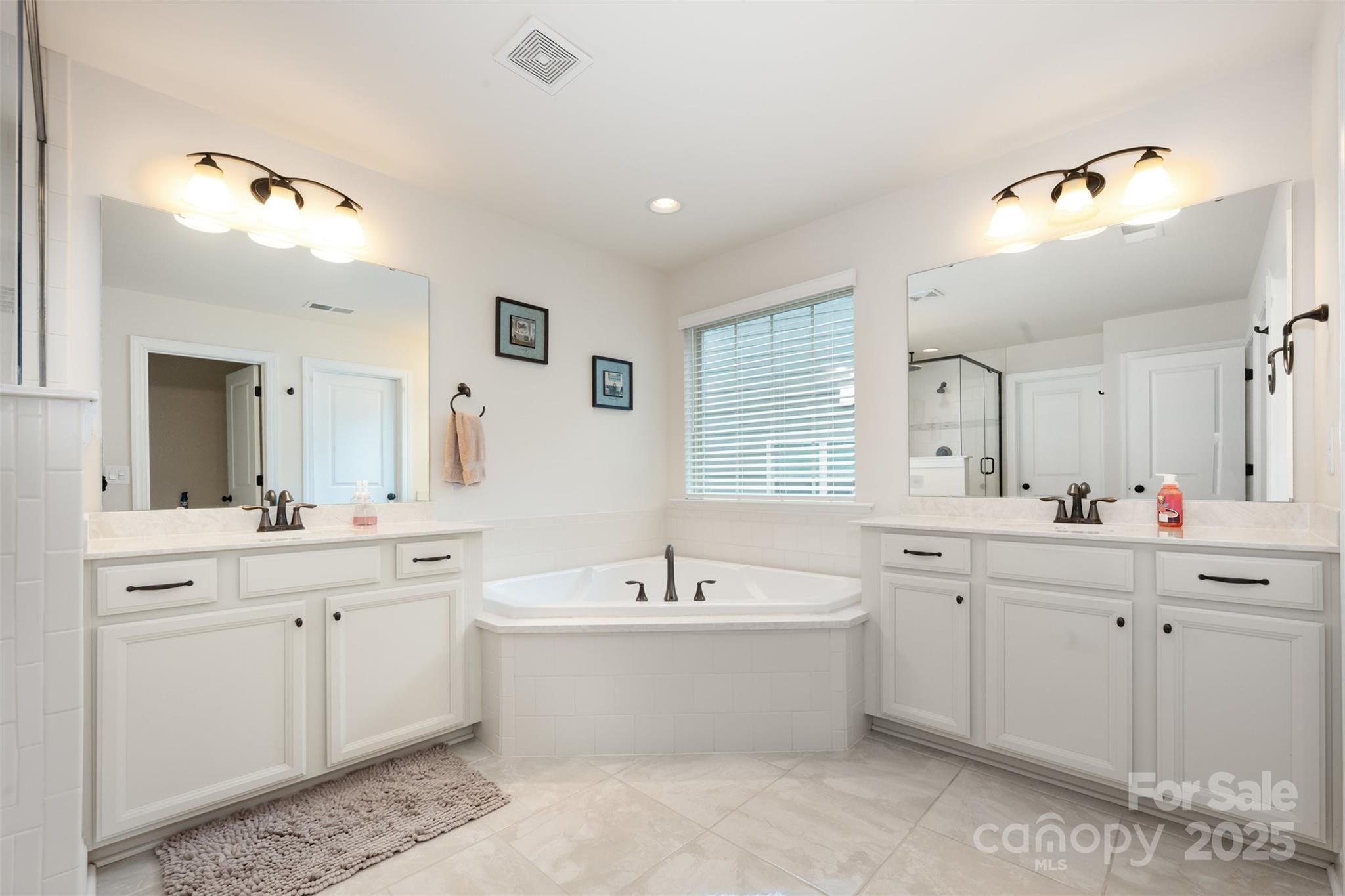 820 Pecan Tree Lane Property Photo 26