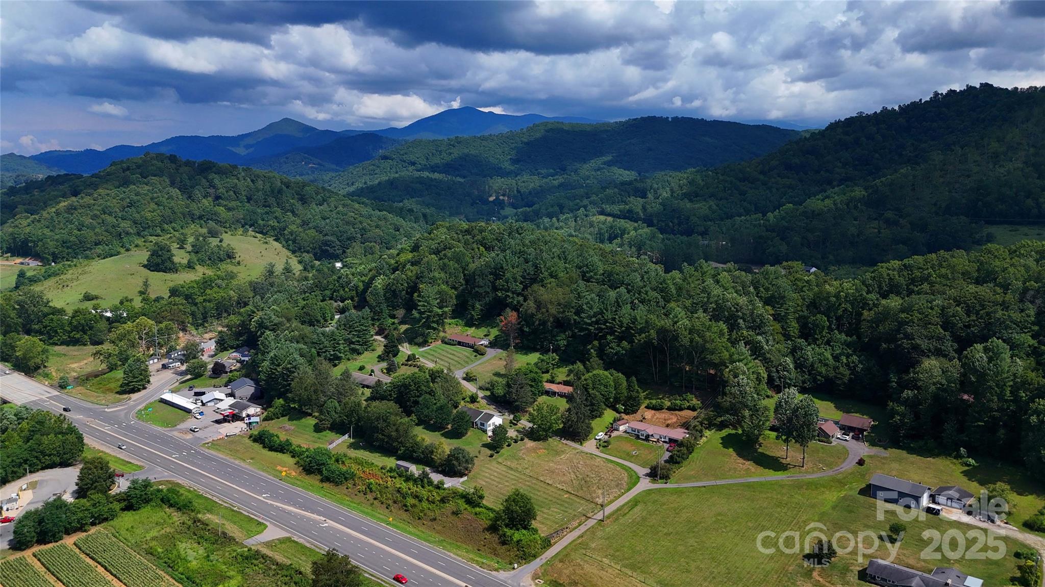 81 River Look Drive Property Photo 9