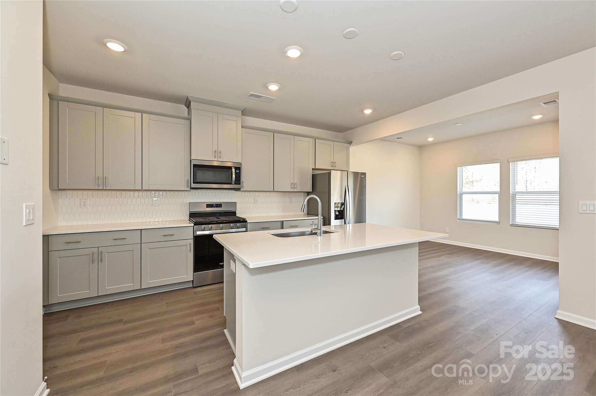 217 Alden Court Property Photo 3