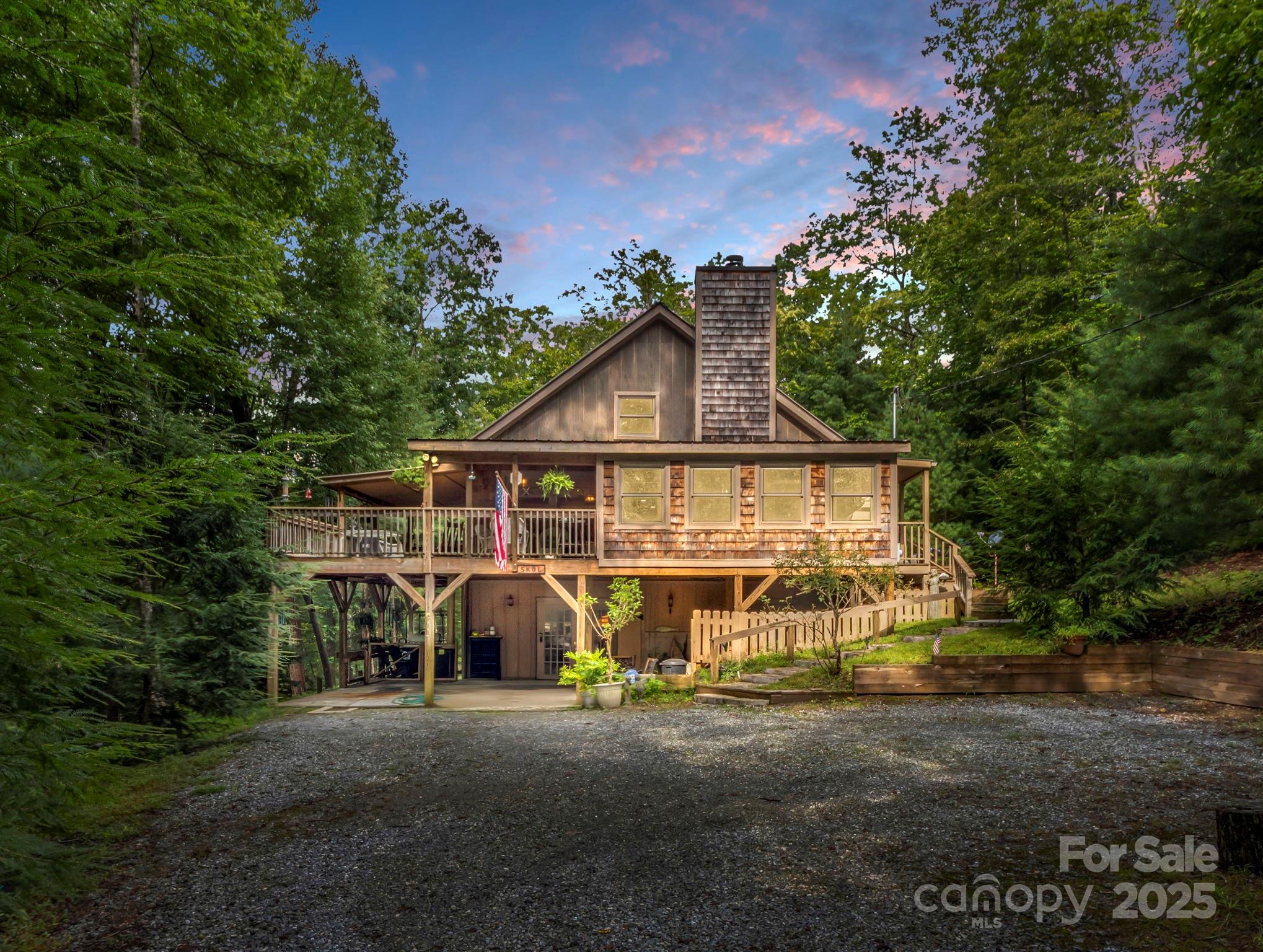 656 Cardinal Road Property Photo 1