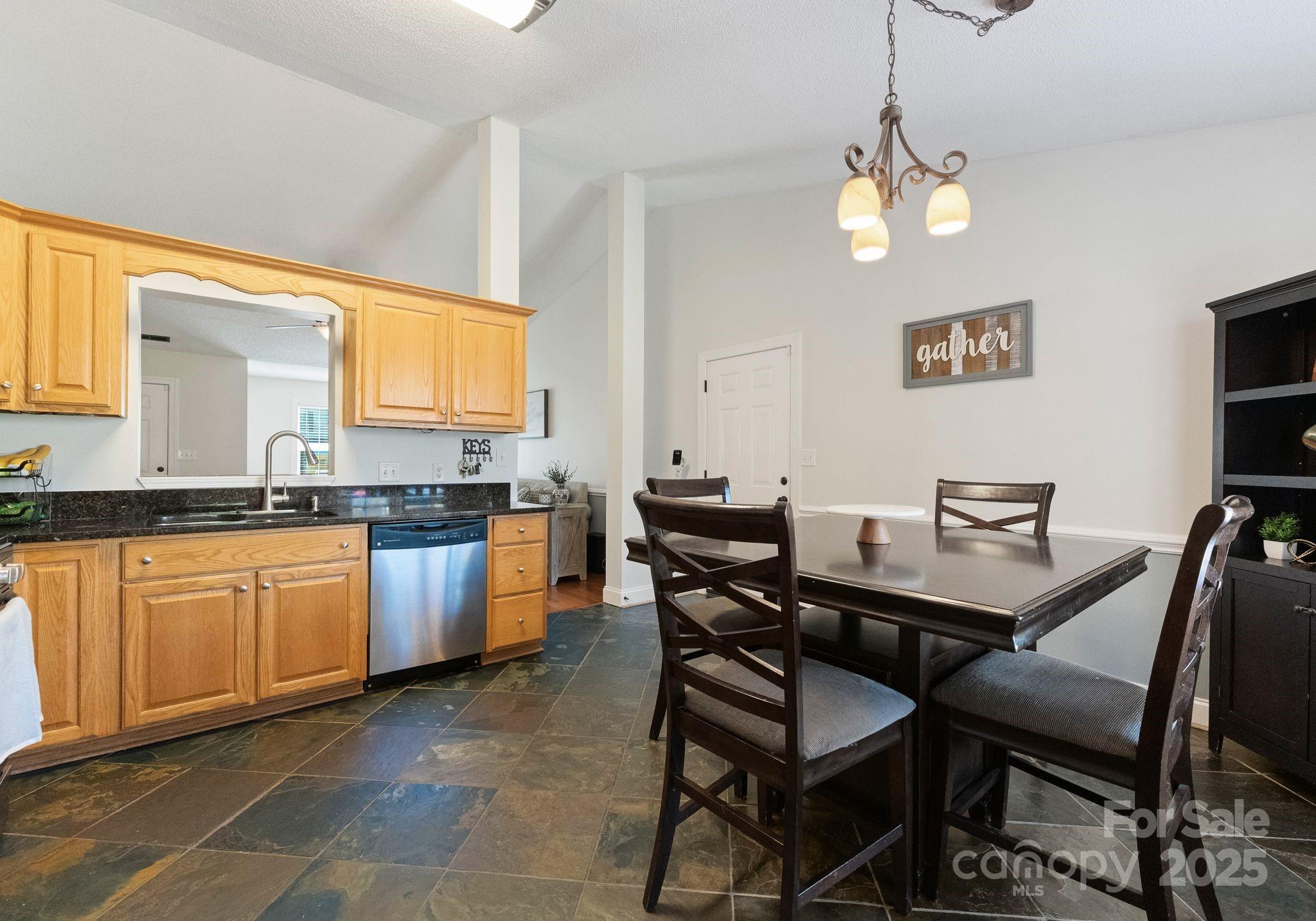 1517 Battle Lane Property Photo 7