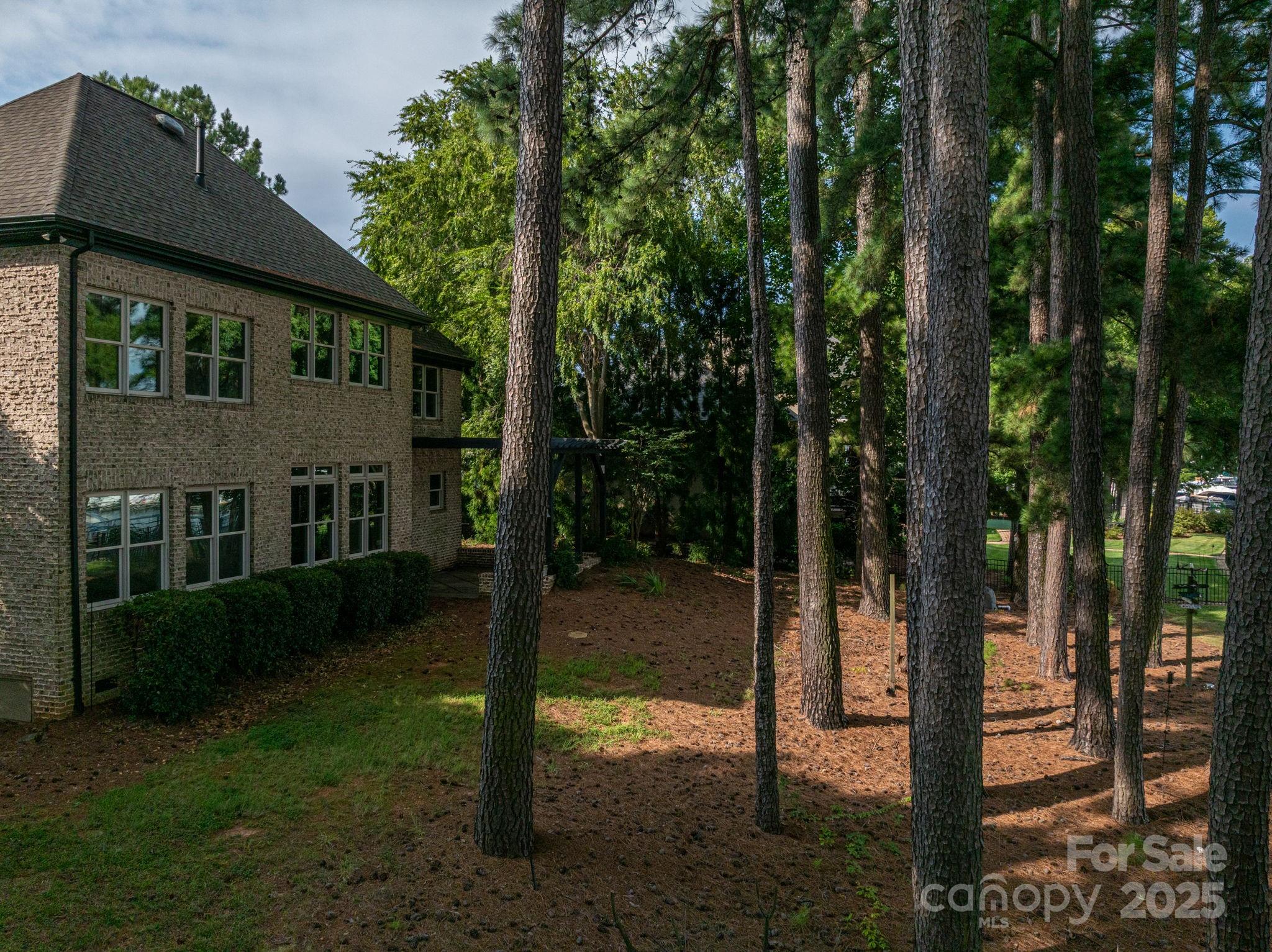 18337 Harbor Light Boulevard Property Photo 14