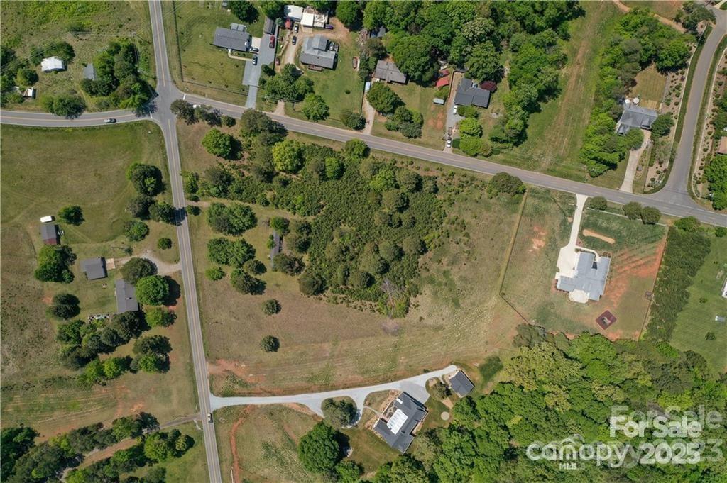 15615 Rocky River Road Property Photo 4