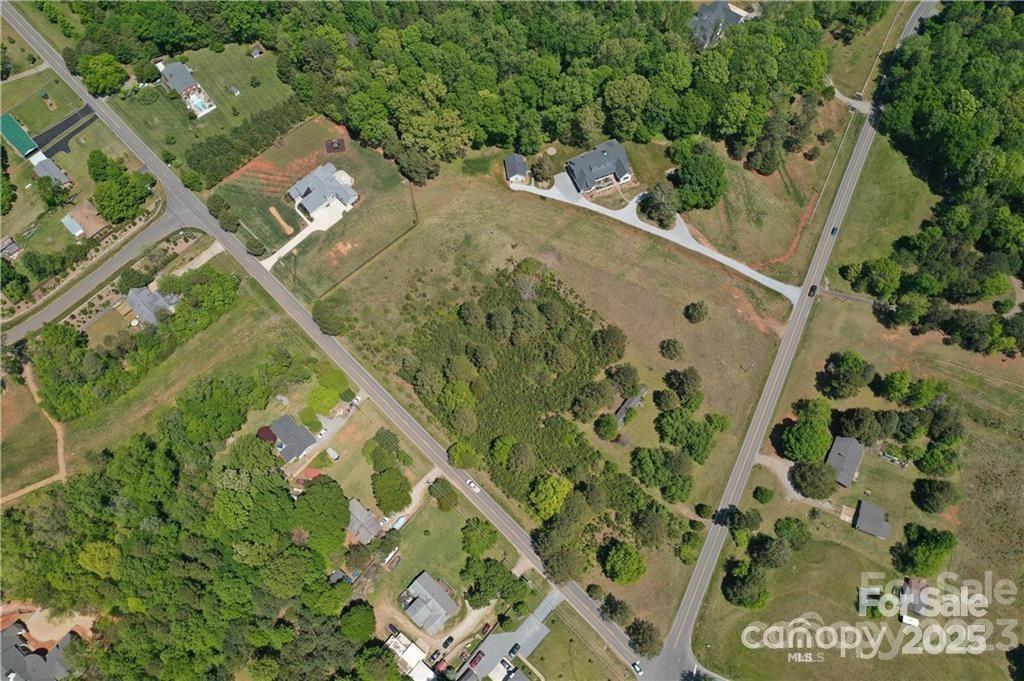 15615 Rocky River Road Property Photo 5