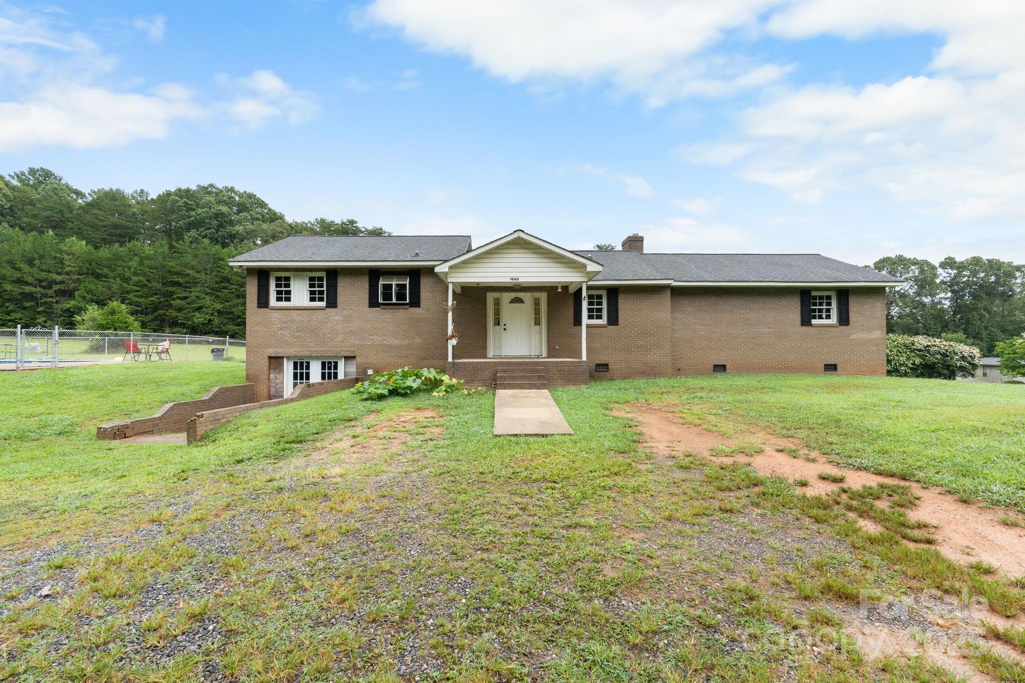 1660 High Meadow Lane Property Photo