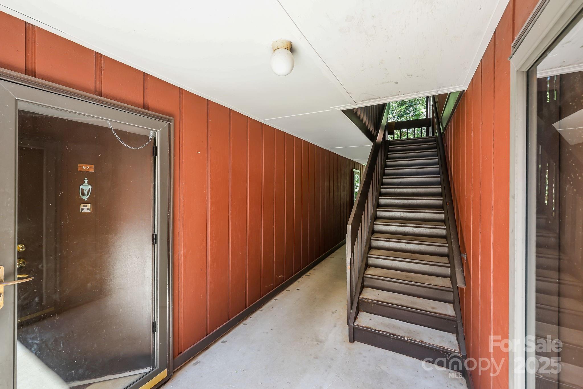 47 Edgewood Avenue B-8 Property Photo 3