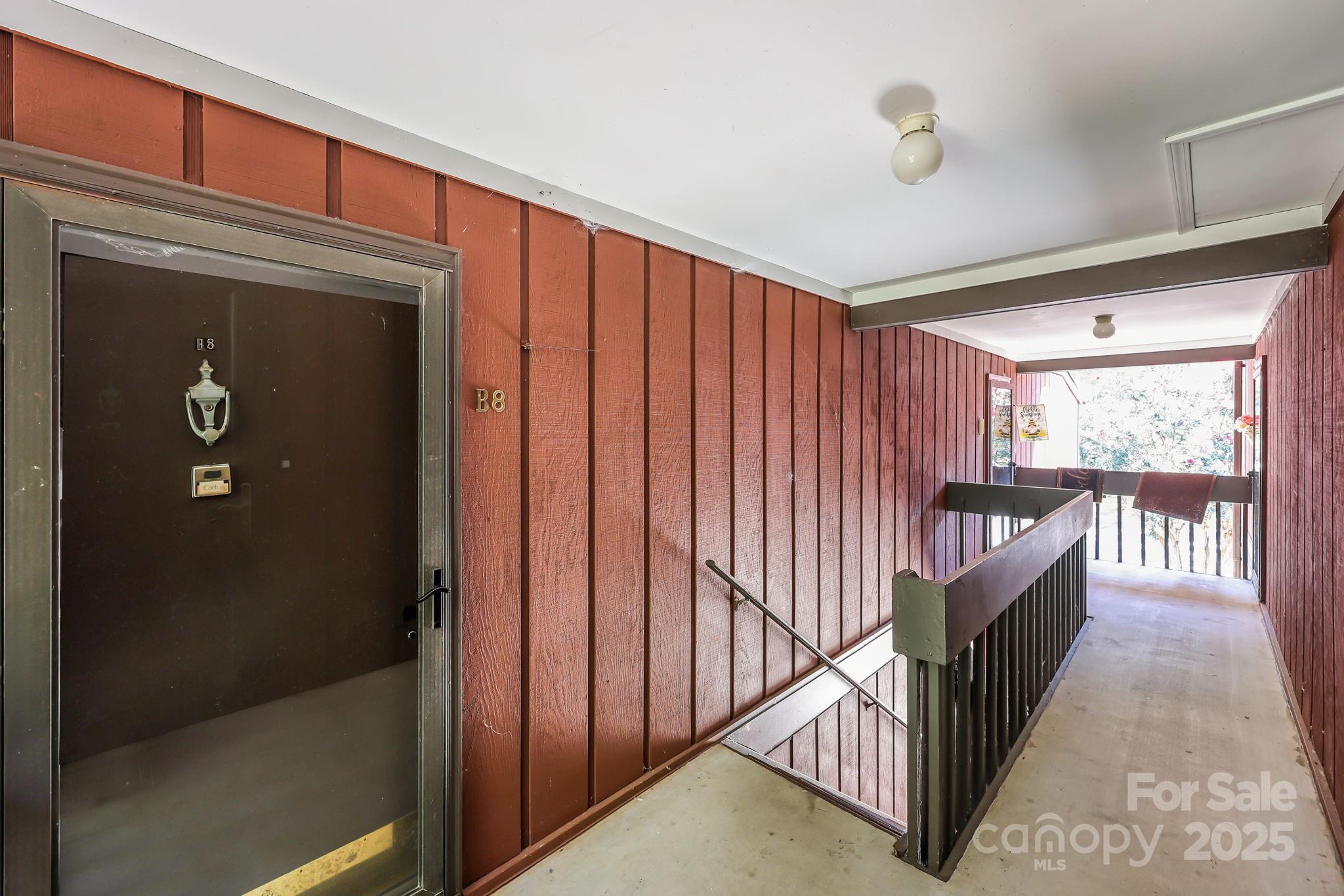 47 Edgewood Avenue B-8 Property Photo 4