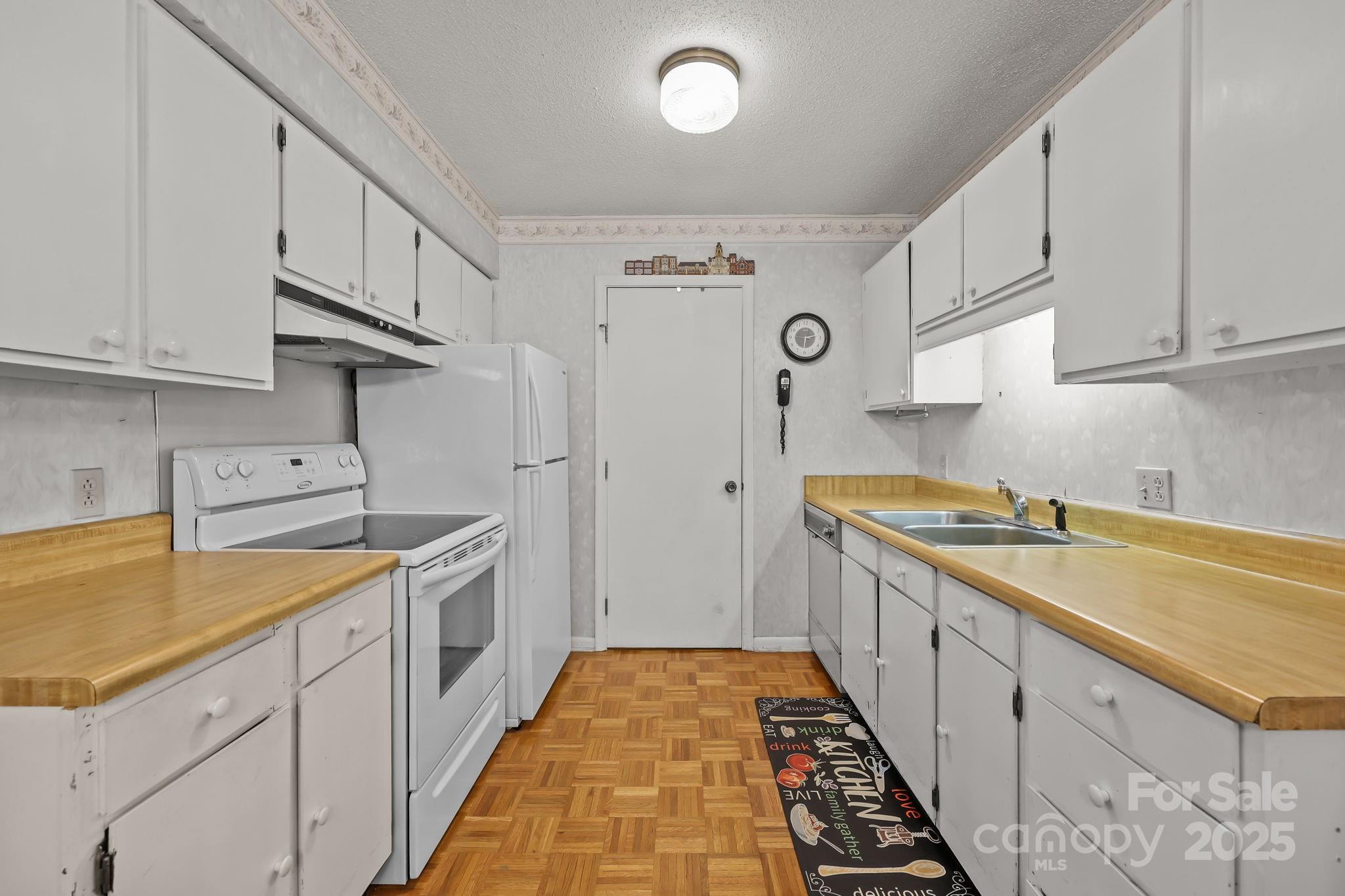 47 Edgewood Avenue B-8 Property Photo 14