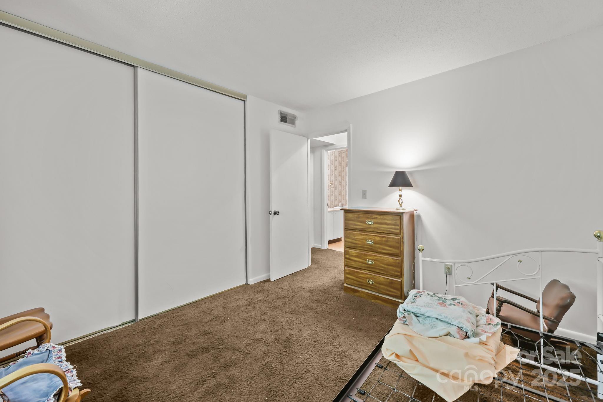 47 Edgewood Avenue B-8 Property Photo 18
