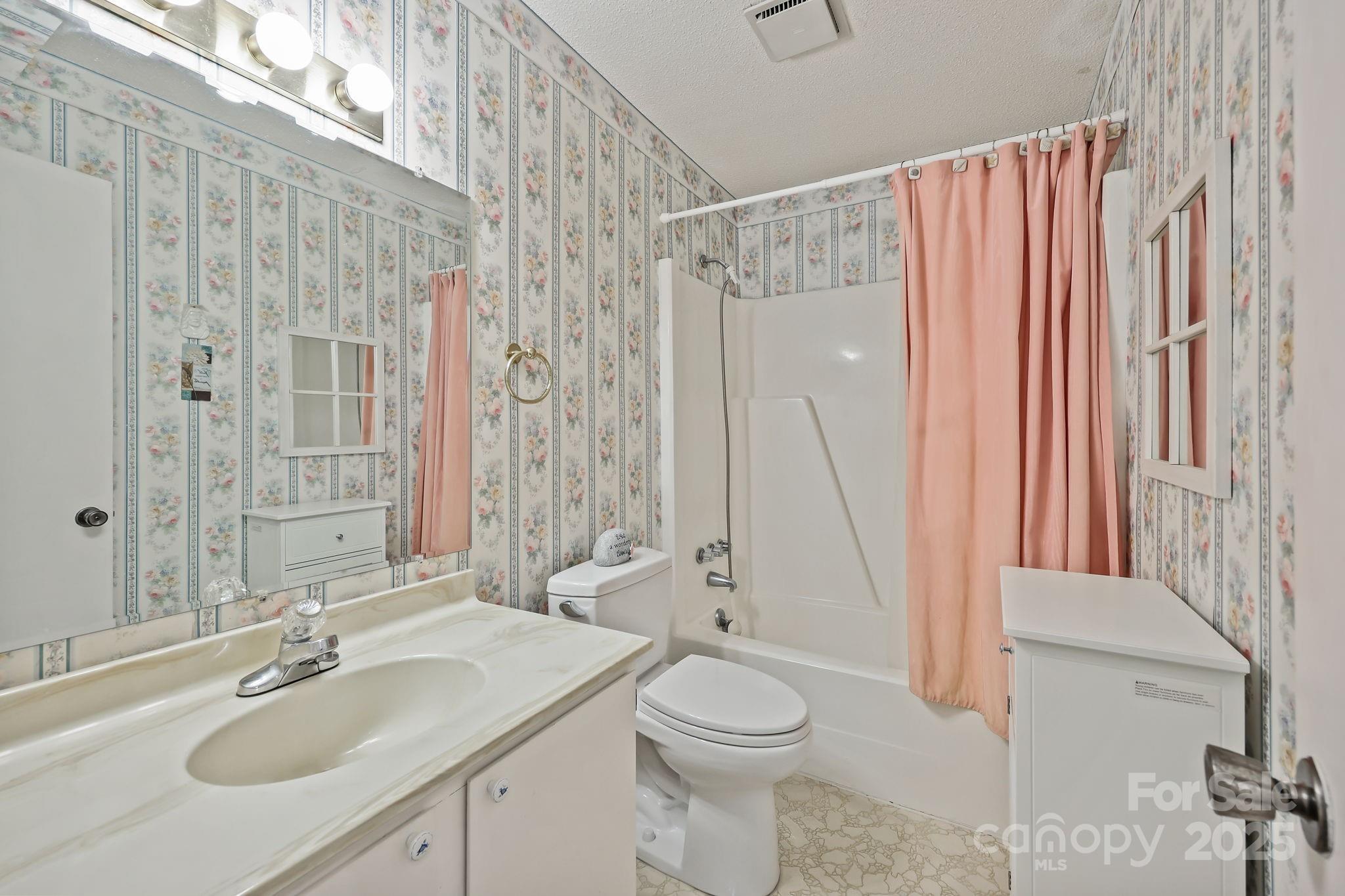 47 Edgewood Avenue B-8 Property Photo 19