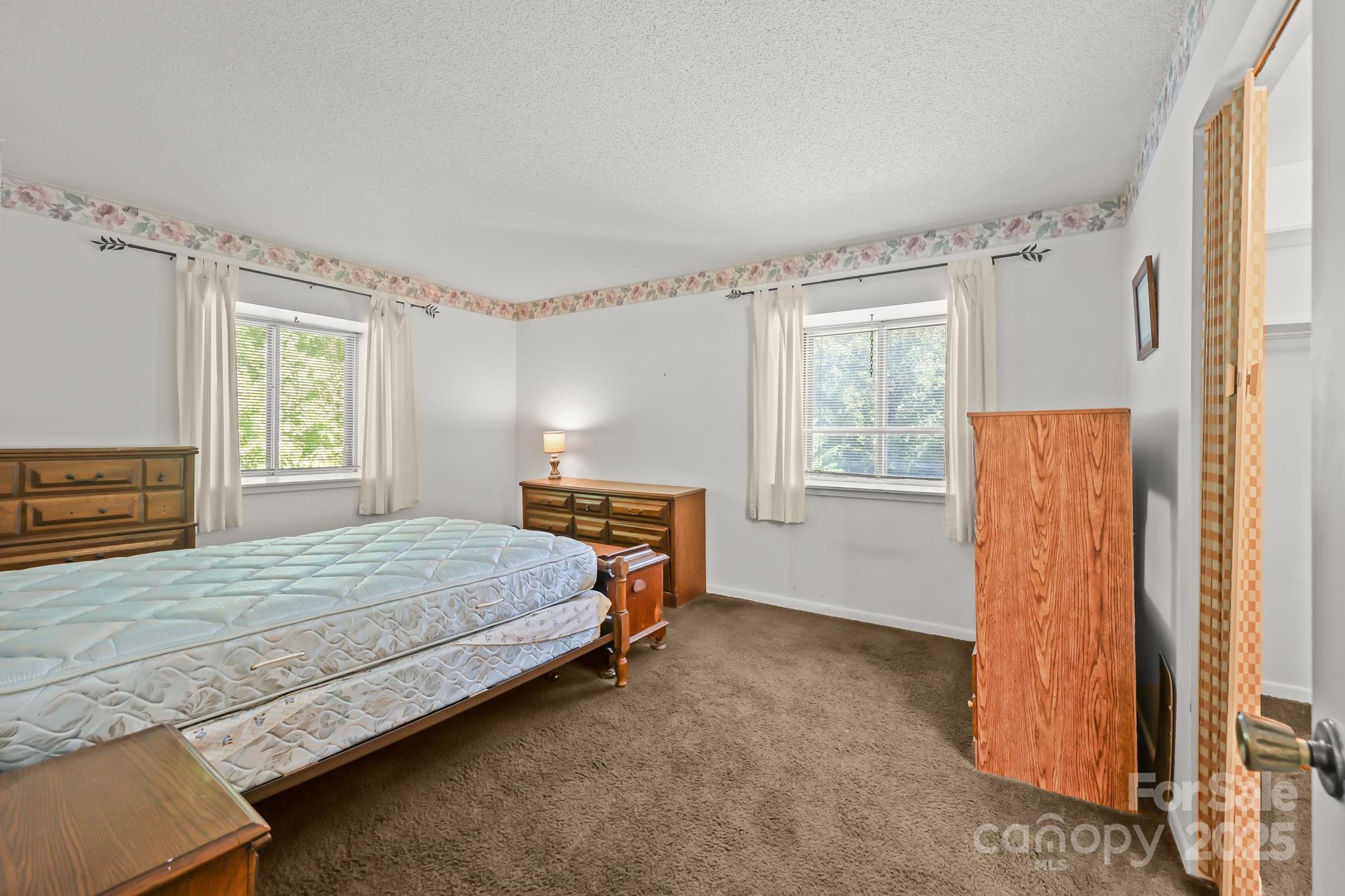 47 Edgewood Avenue B-8 Property Photo 20
