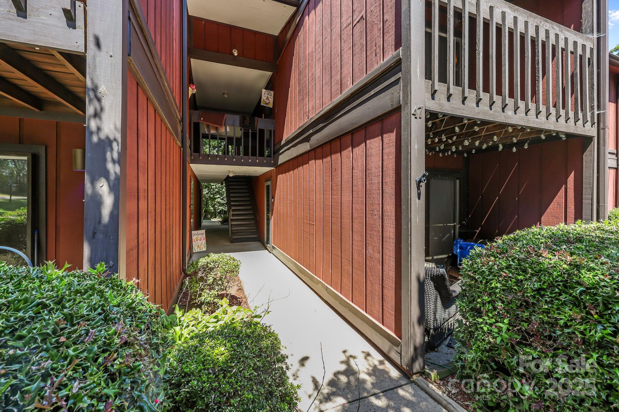 47 Edgewood Avenue B-8 Property Photo 25
