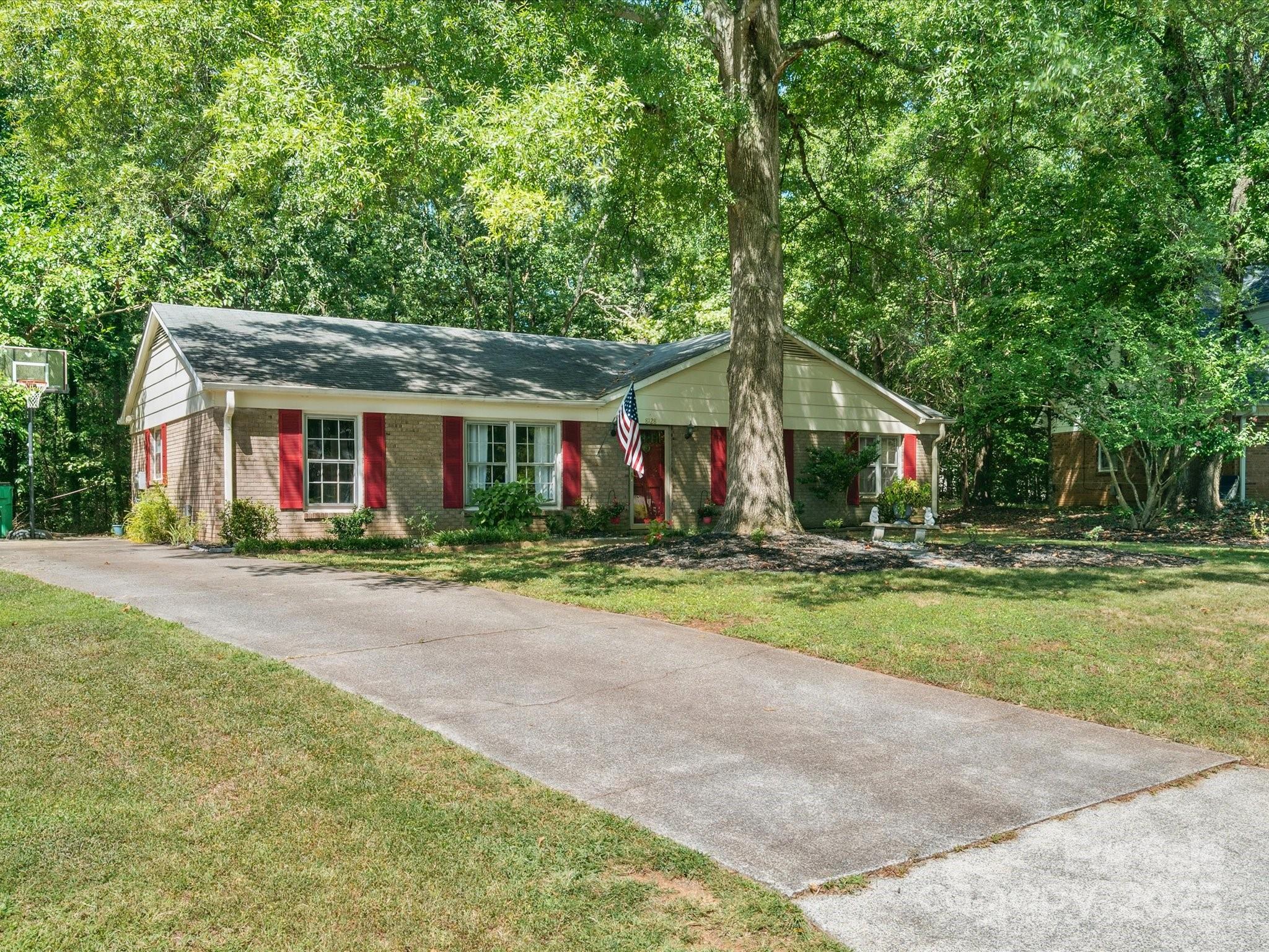 8128 Blairtree Court Property Photo 1