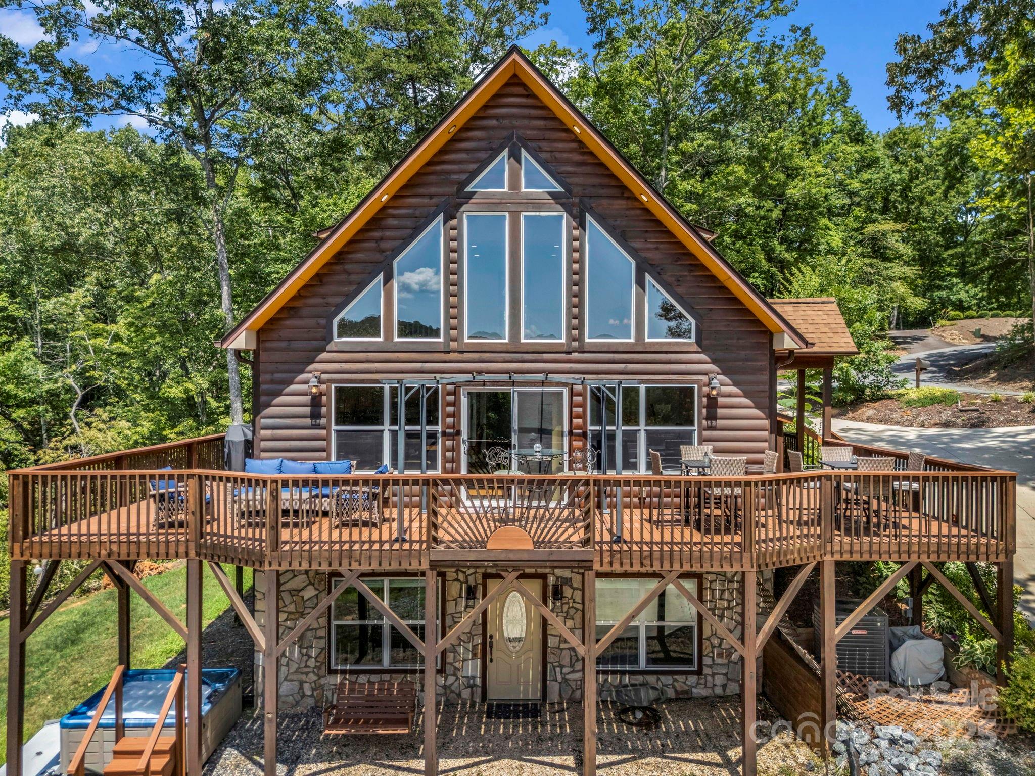 188 Fern Loop Property Photo 1