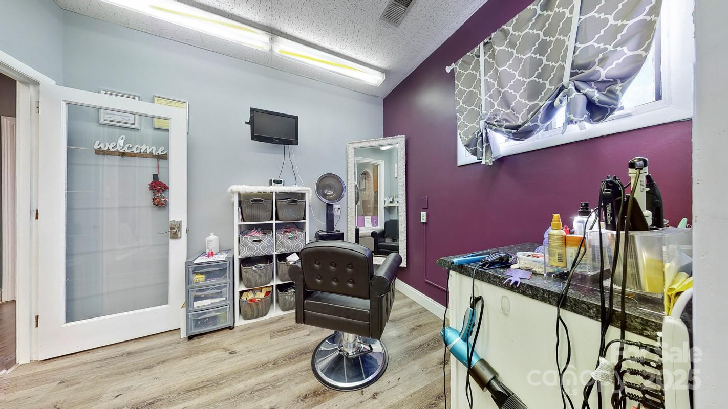 1601 Ebenezer Road Property Photo 8