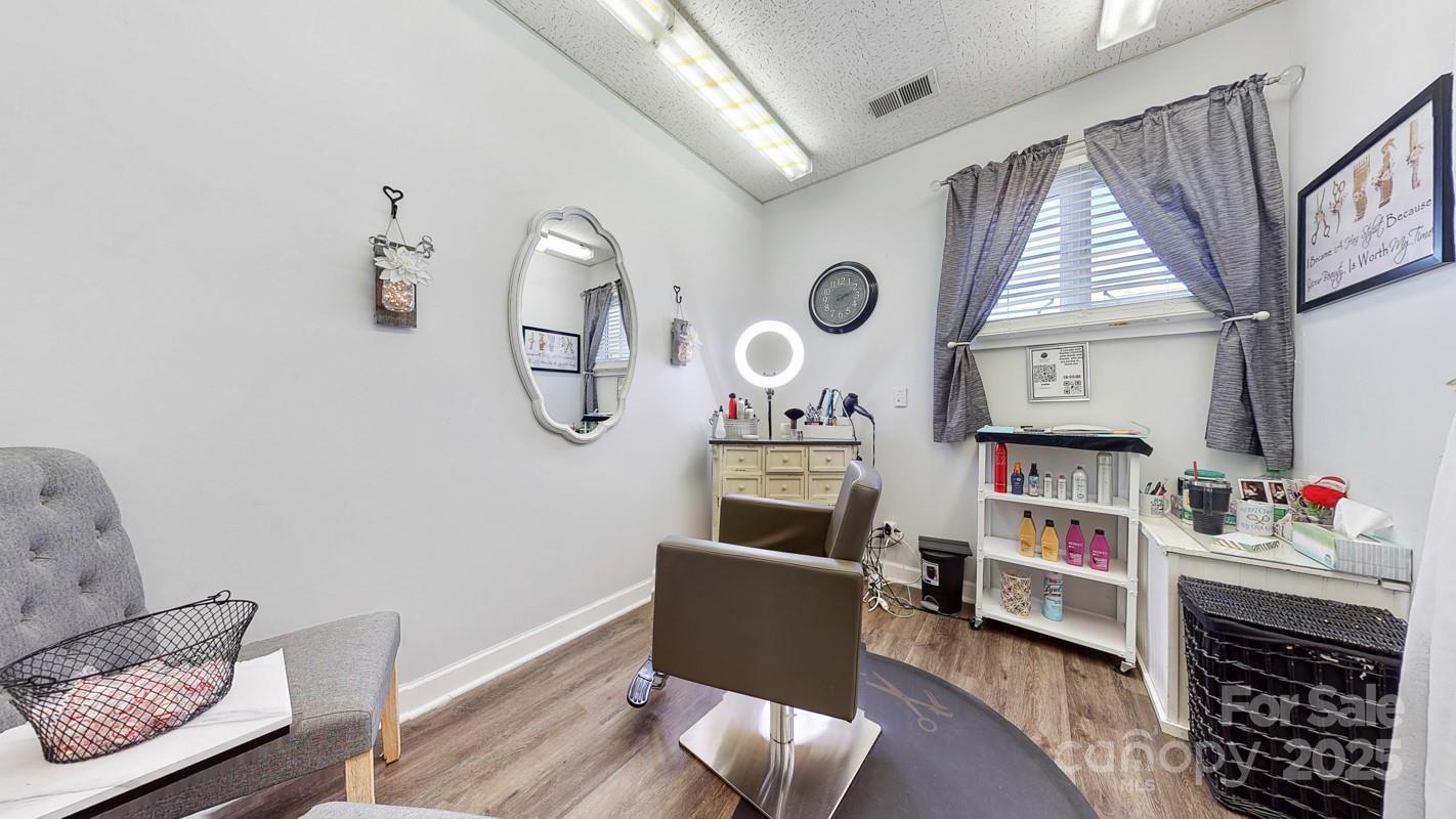 1601 Ebenezer Road Property Photo 11