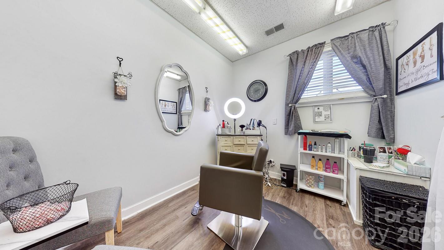 1601 Ebenezer Road Property Photo 11