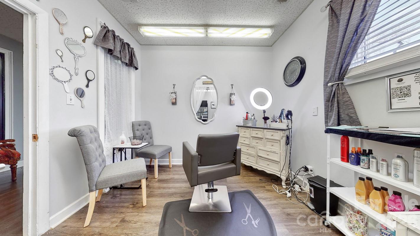 1601 Ebenezer Road Property Photo 14