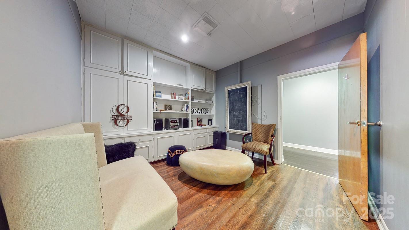 1601 Ebenezer Road Property Photo 20
