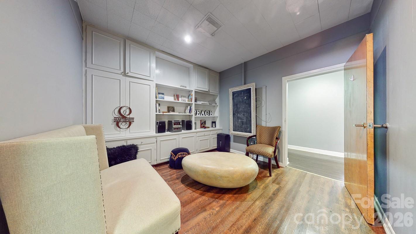 1601 Ebenezer Road Property Photo 20